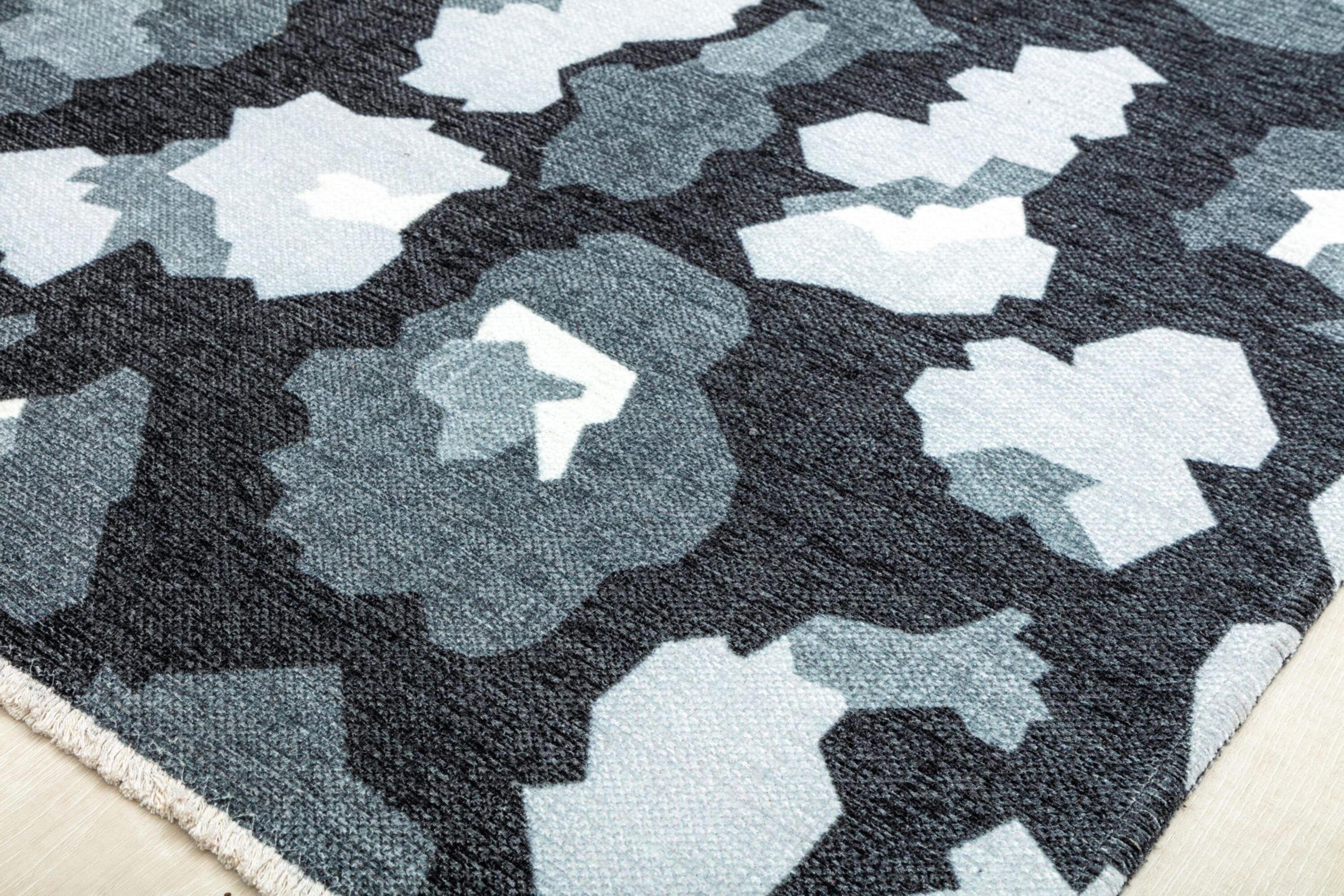 Maisie Primrose Path Gray Floral 5' x 7' Synthetic Area Rug