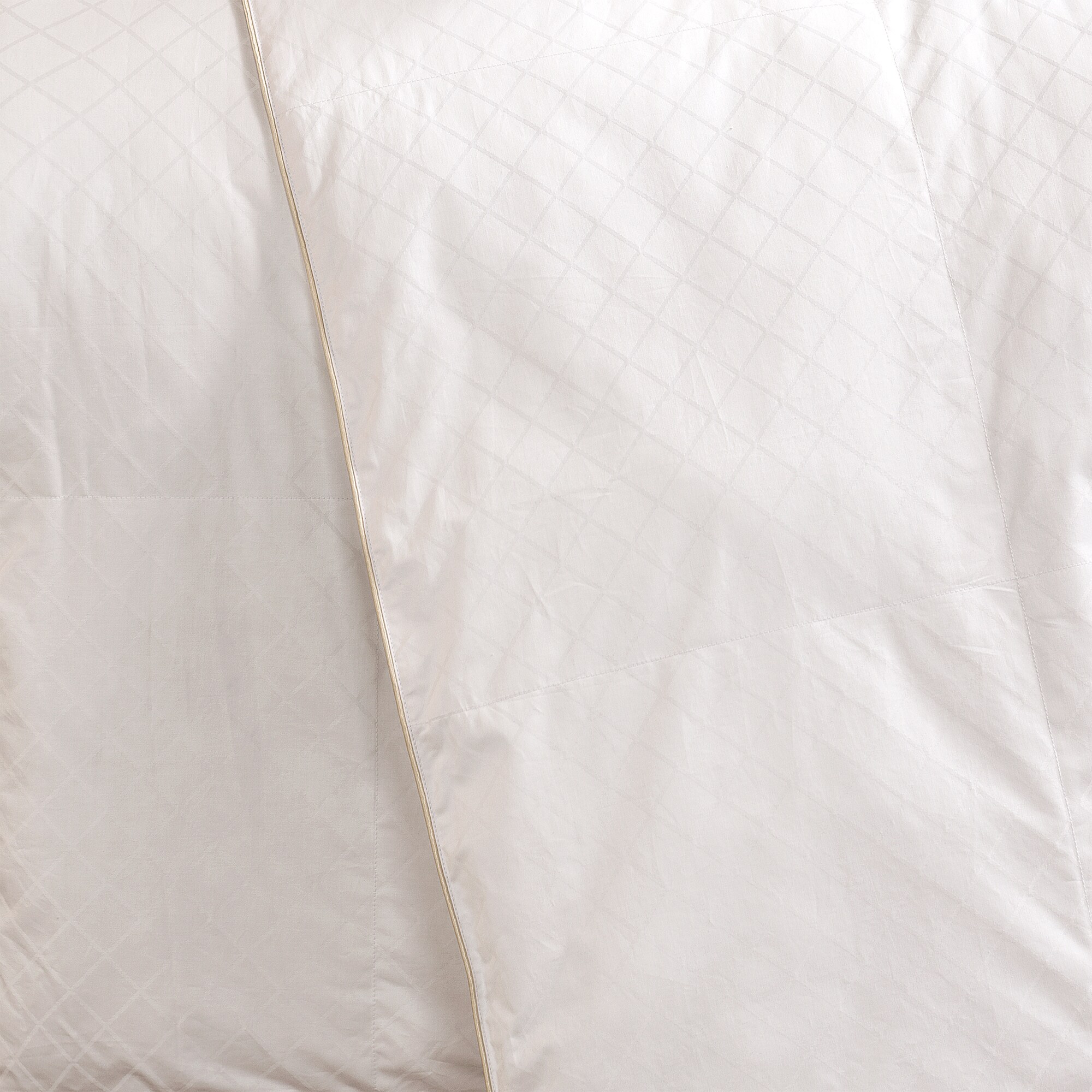 CosmoLiving by Cosmopolitan BMI-22762L-3 Comforters-And-Bedspreads - View #4