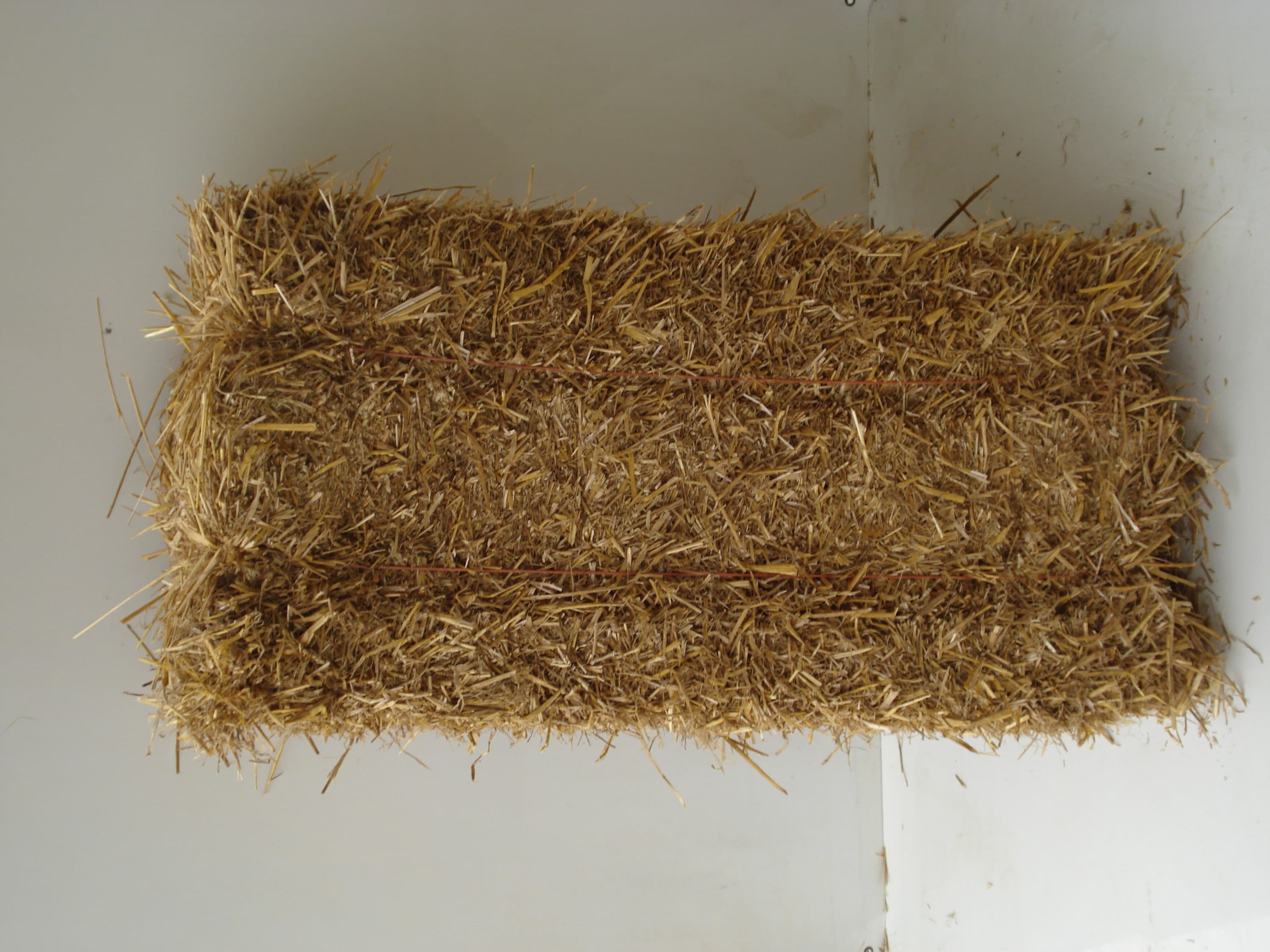 Wheat Straw 80 sq. ft. (at 3-in to 4-in depth) at