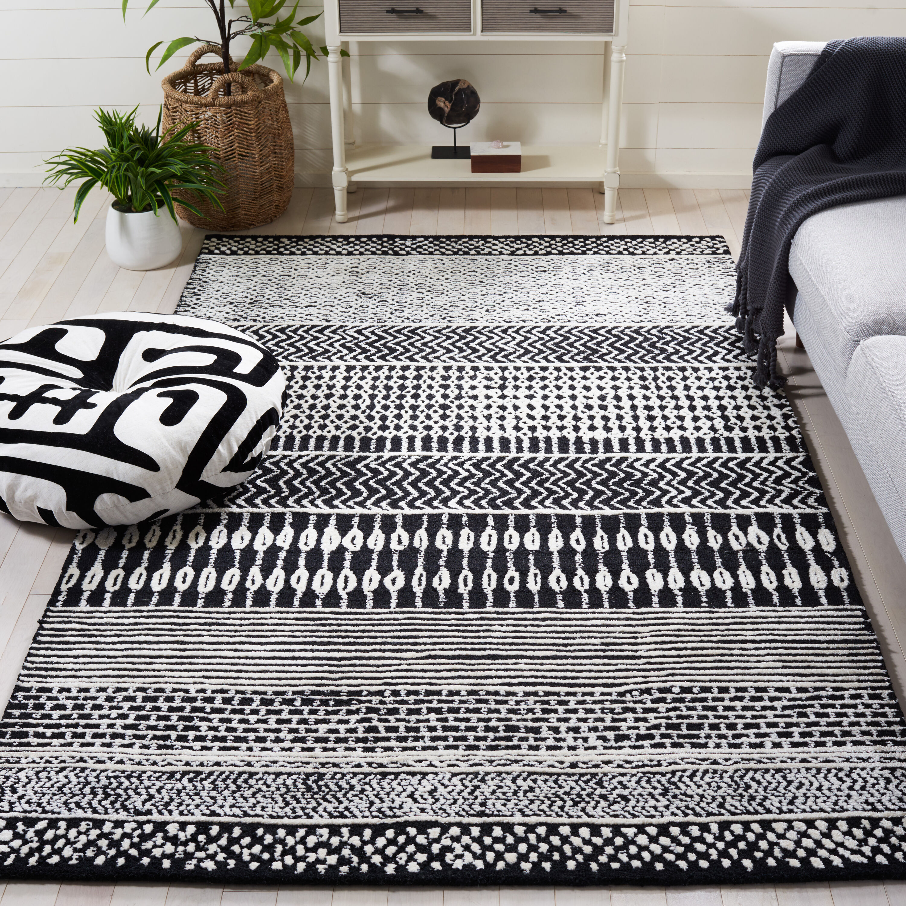  Glamour 538 Black/Ivory Contemporary 4ft x 6ft Small Rectangle Rug