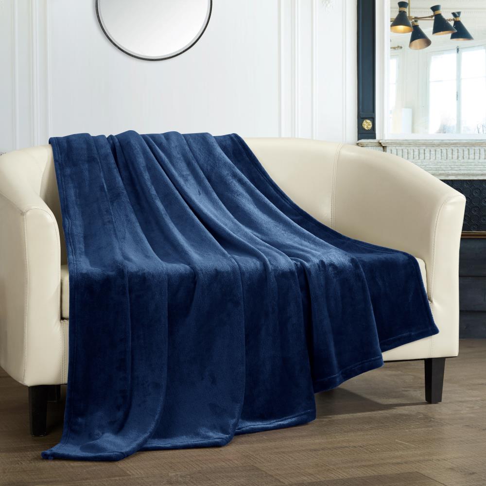 Chic Home Design Gaten Navy 50-in x 60-in Fleece Blanket at Lowes.com