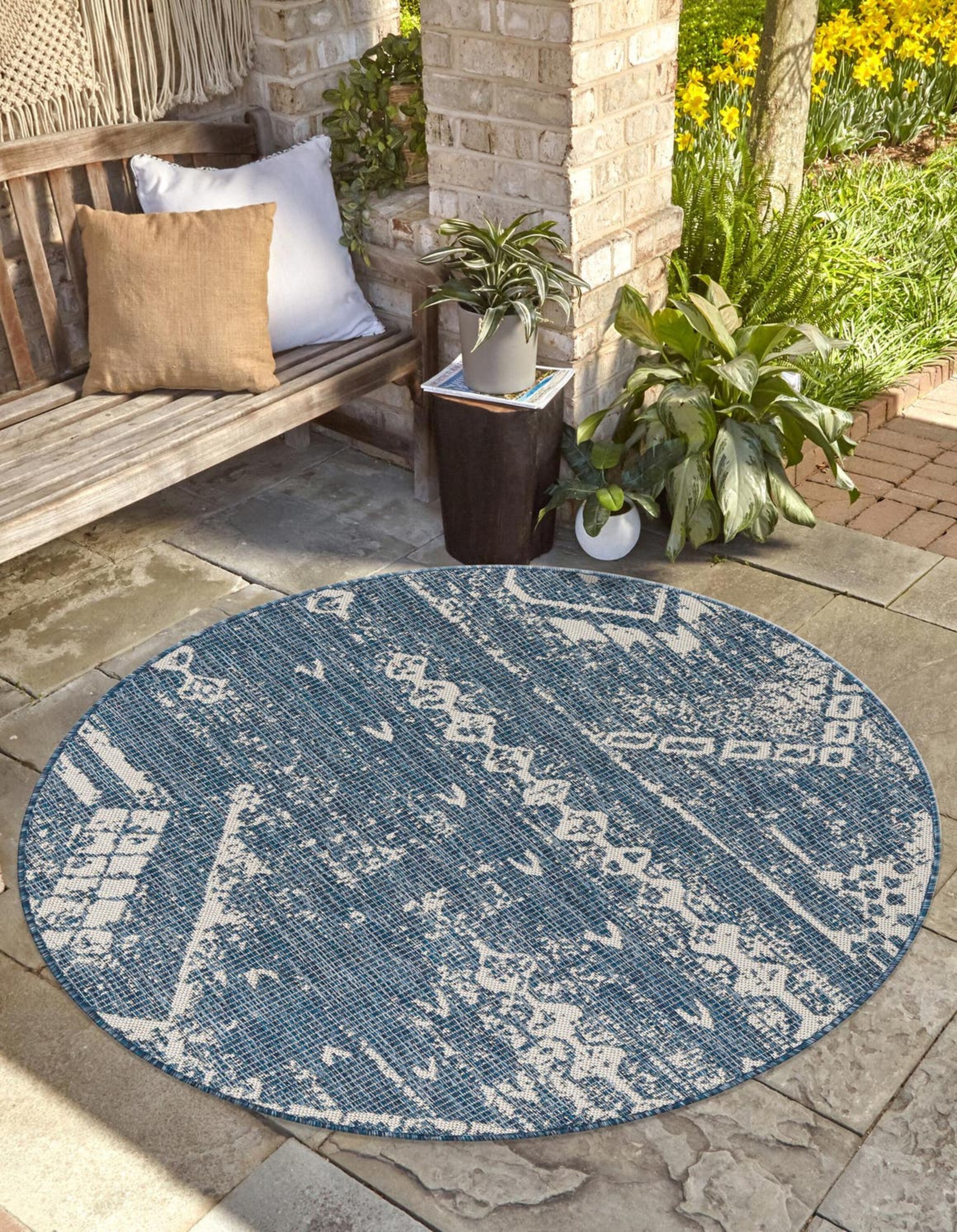 Unique Loom 3181057 Outdoor Bohemian 6 x 6 (ft) Loomed Polypropylene Blue Round Indoor/Outdoor Abstract Area rug