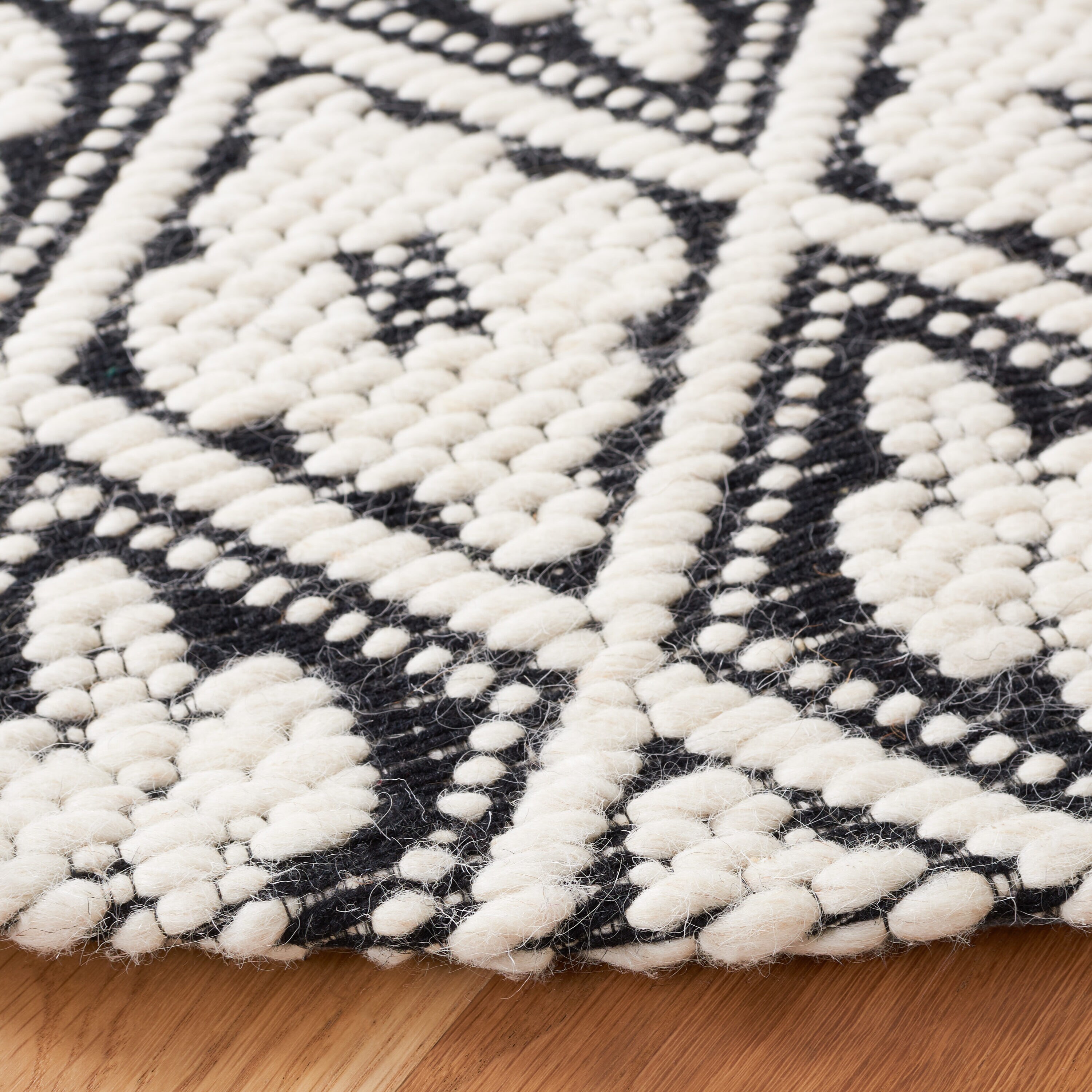 Safavieh MRB328Z-6R rugs - View #3