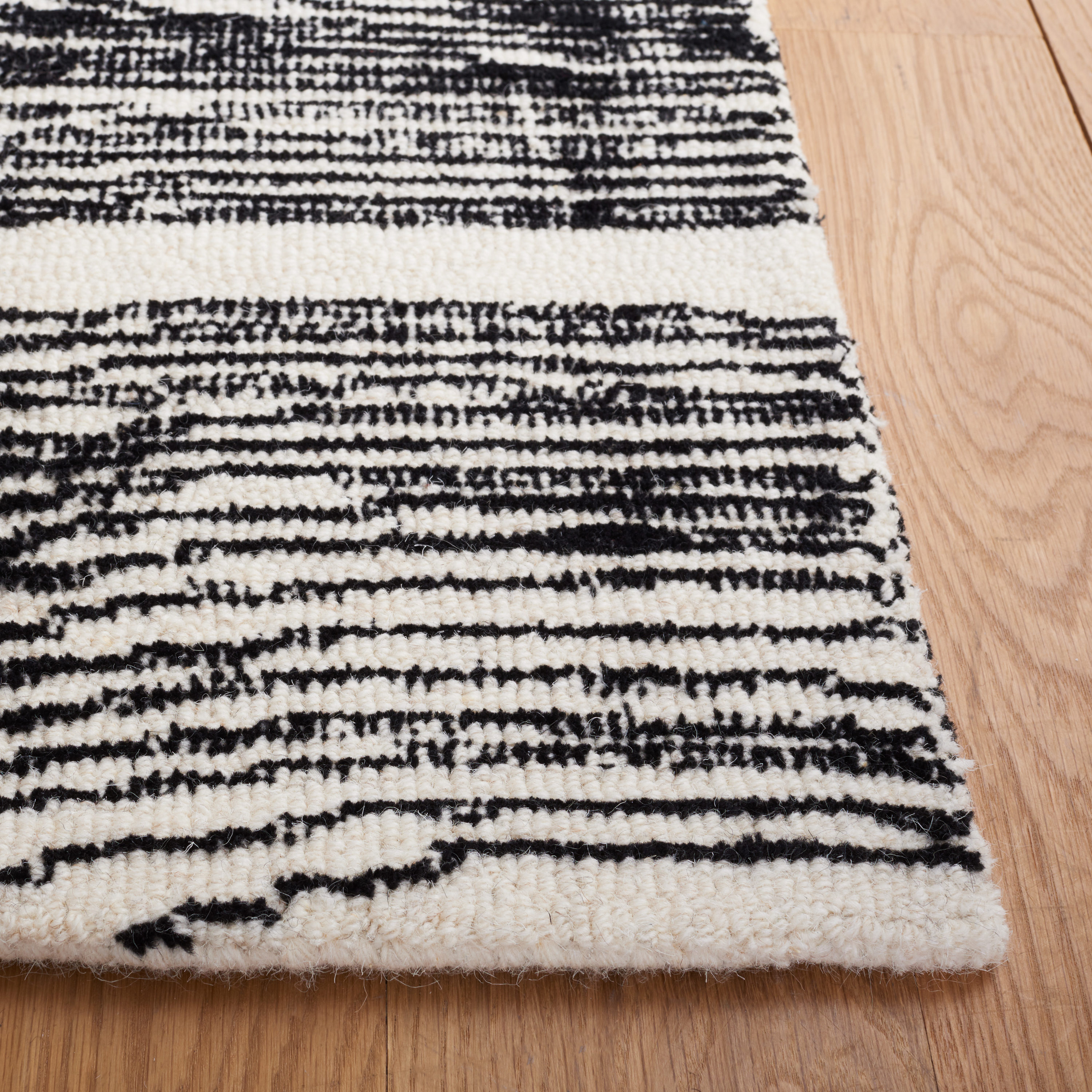 Safavieh MET995B-5 rugs - View #3