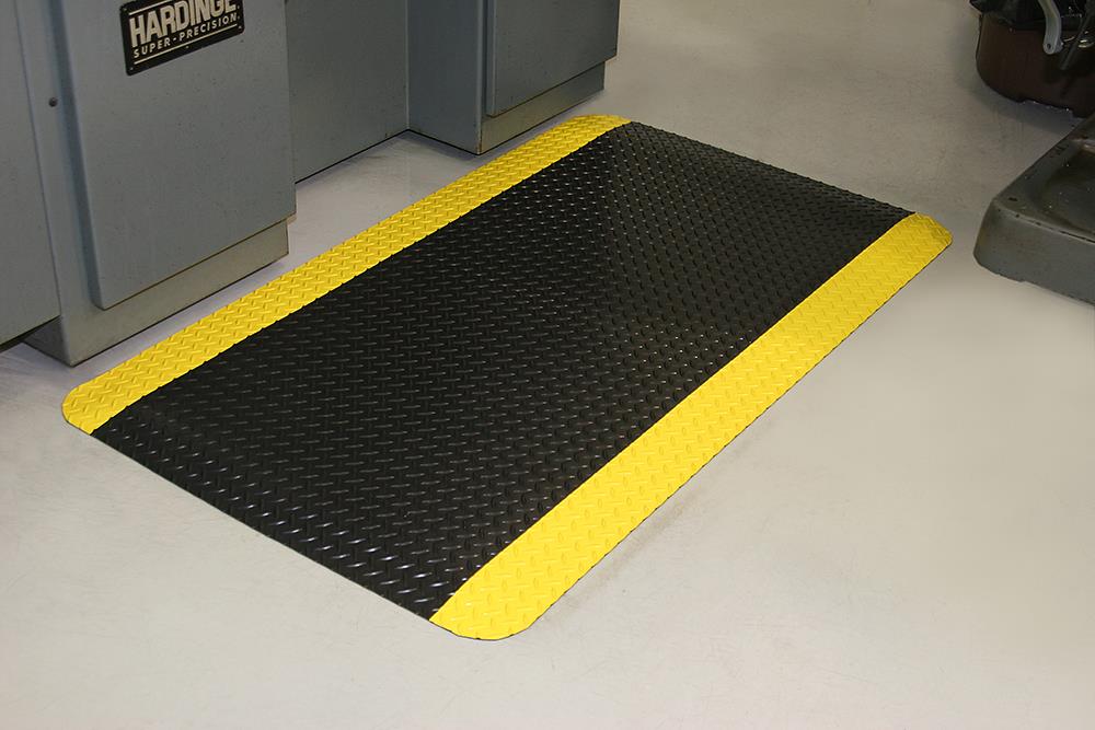 Notrax T30S0035BL Apex Competitor Anti-Fatigue Floor Mat - 3' x 5', Rubber, Black