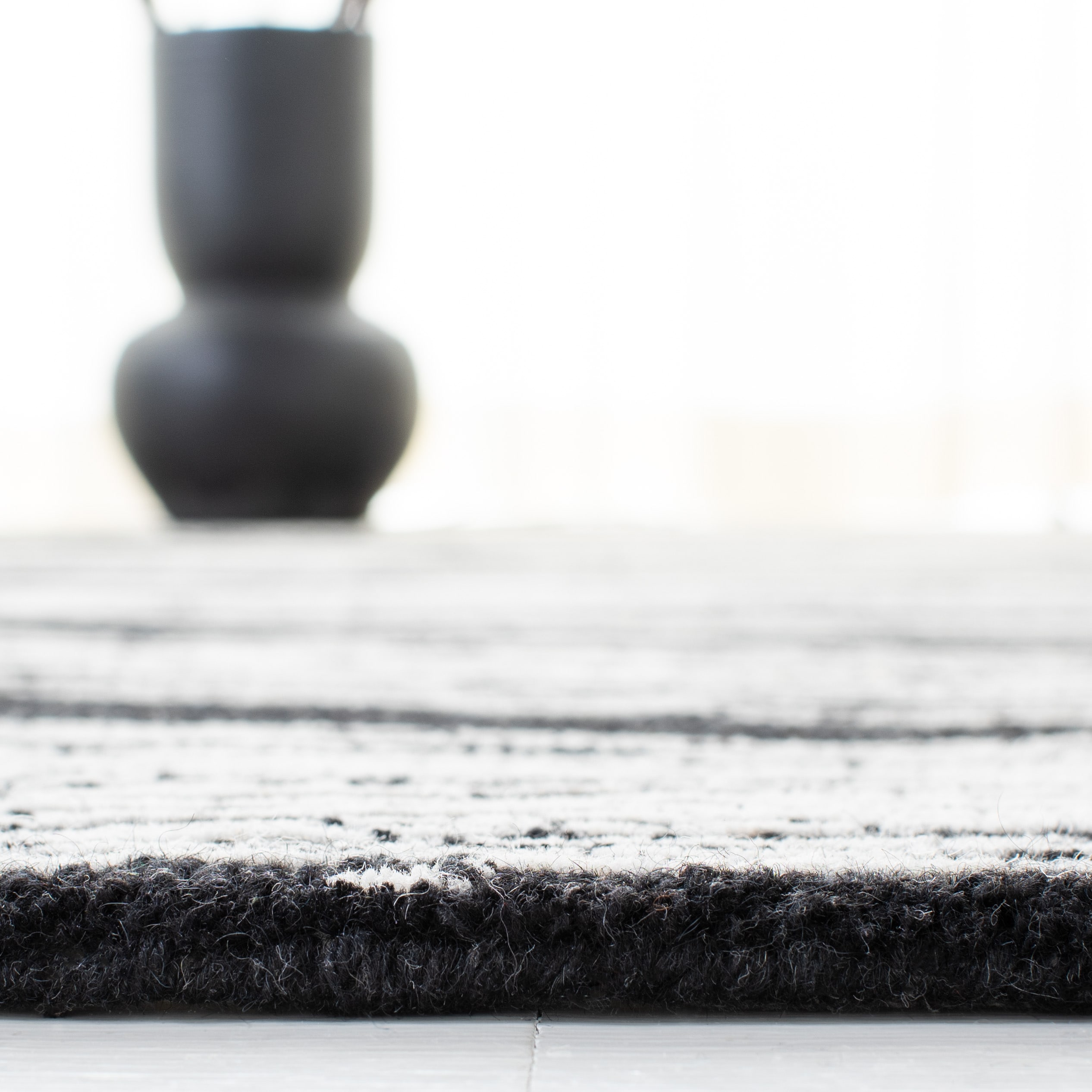 Safavieh MET995Z-6SQ rugs - View #4