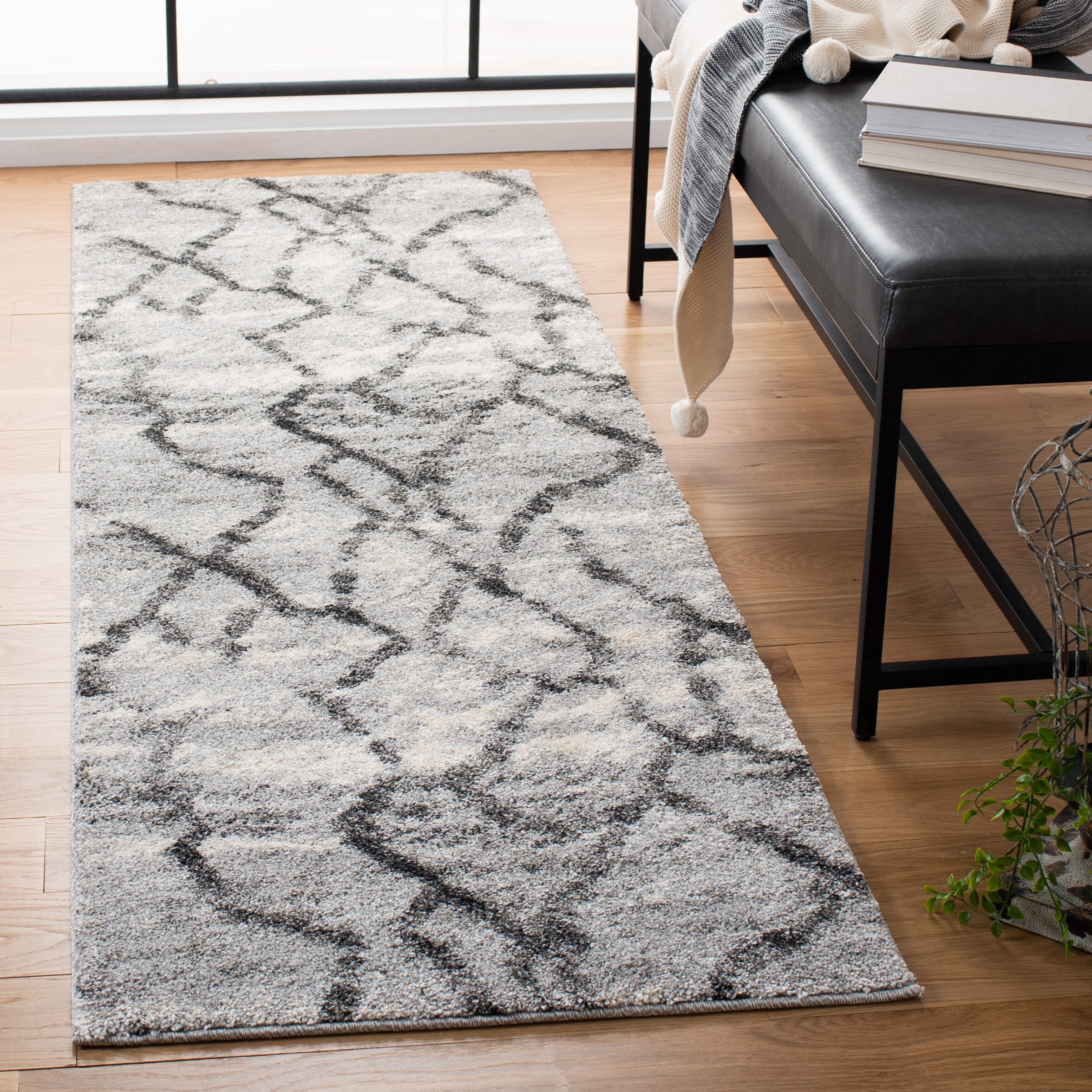 Safavieh RET2144-7990-29 Retro Mopani 2 x 9 (ft) Loomed Polypropylene Gray/Black Rectangular Indoor Abstract Runner rug