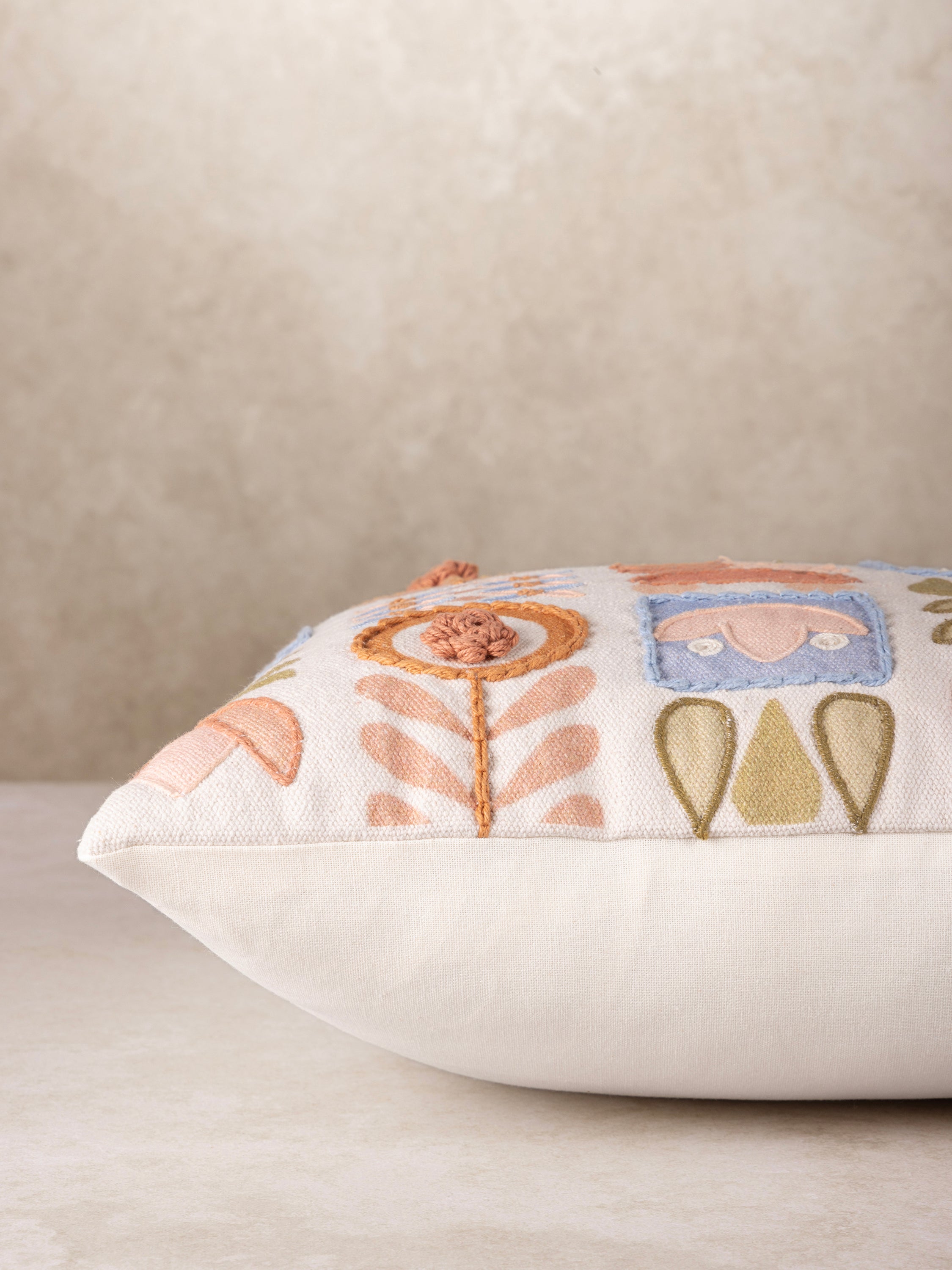 GAURI KOHLI GK71073 Accent-Pillows - View #4