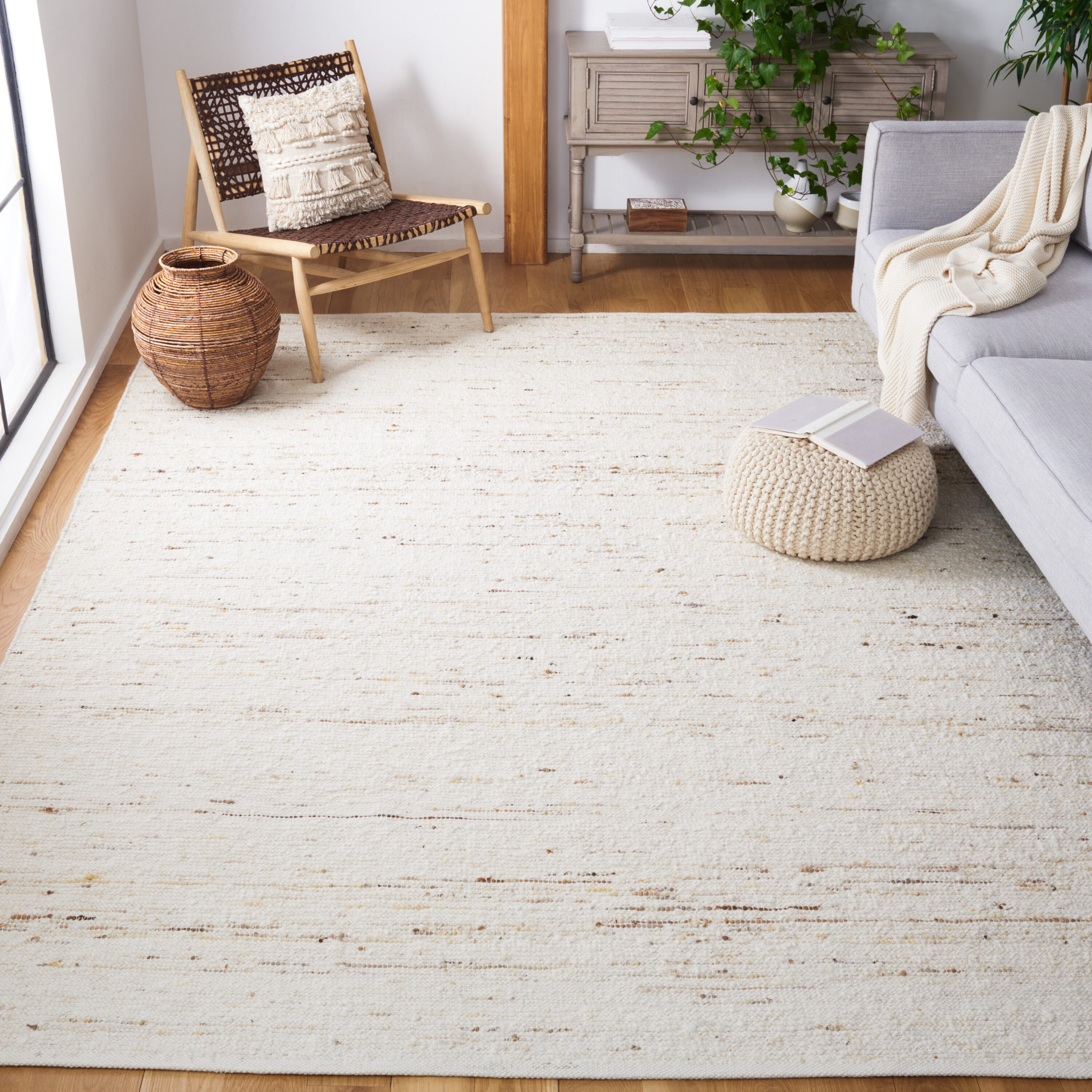  Natura 330 Ivory/Light Gray Modern 6ft x 9ft Medium Rectangle Rug