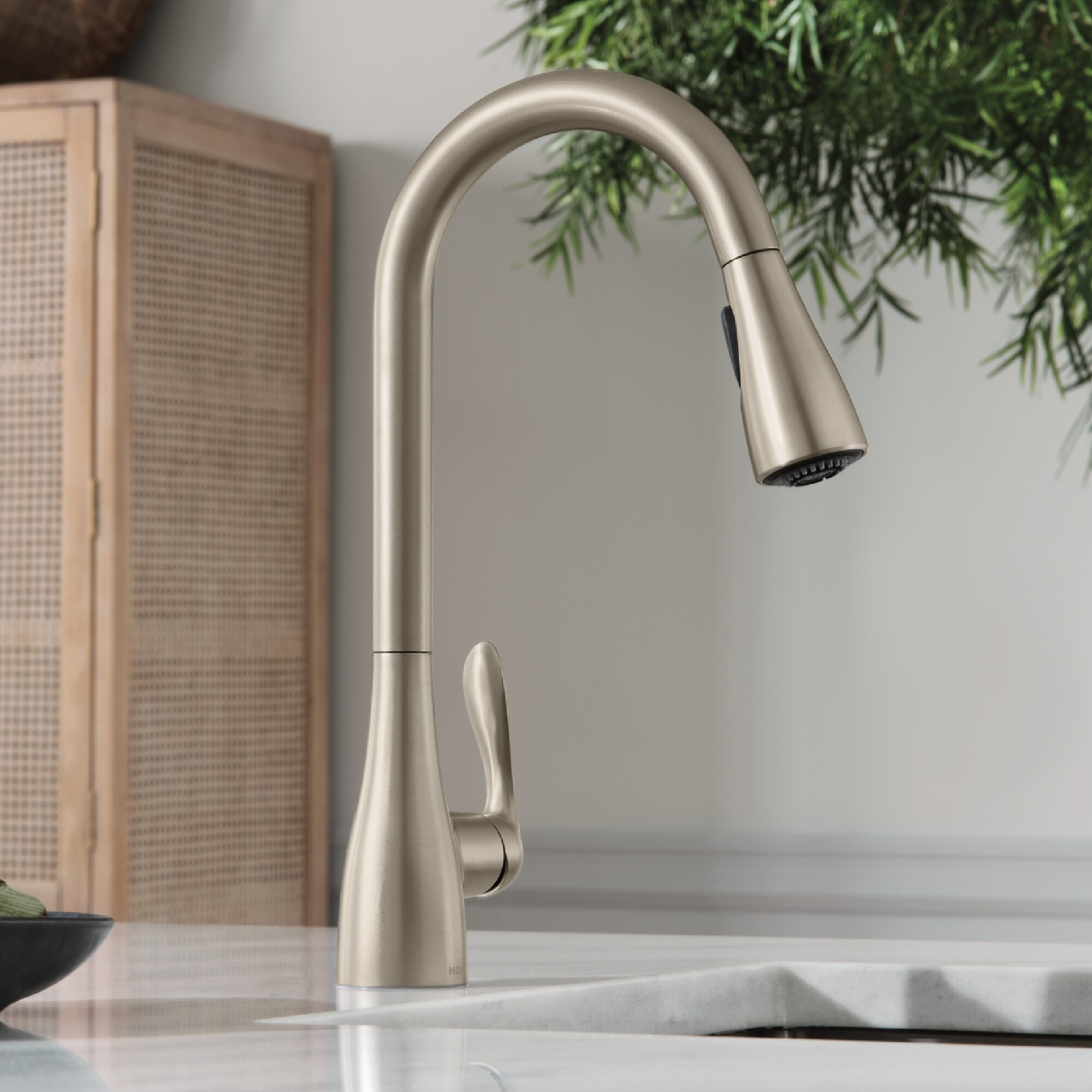Moen Georgene Spot Resist Stainless Single Handle Pull-down Kitchen Faucet with Sprayer (Deck Plate Included)
