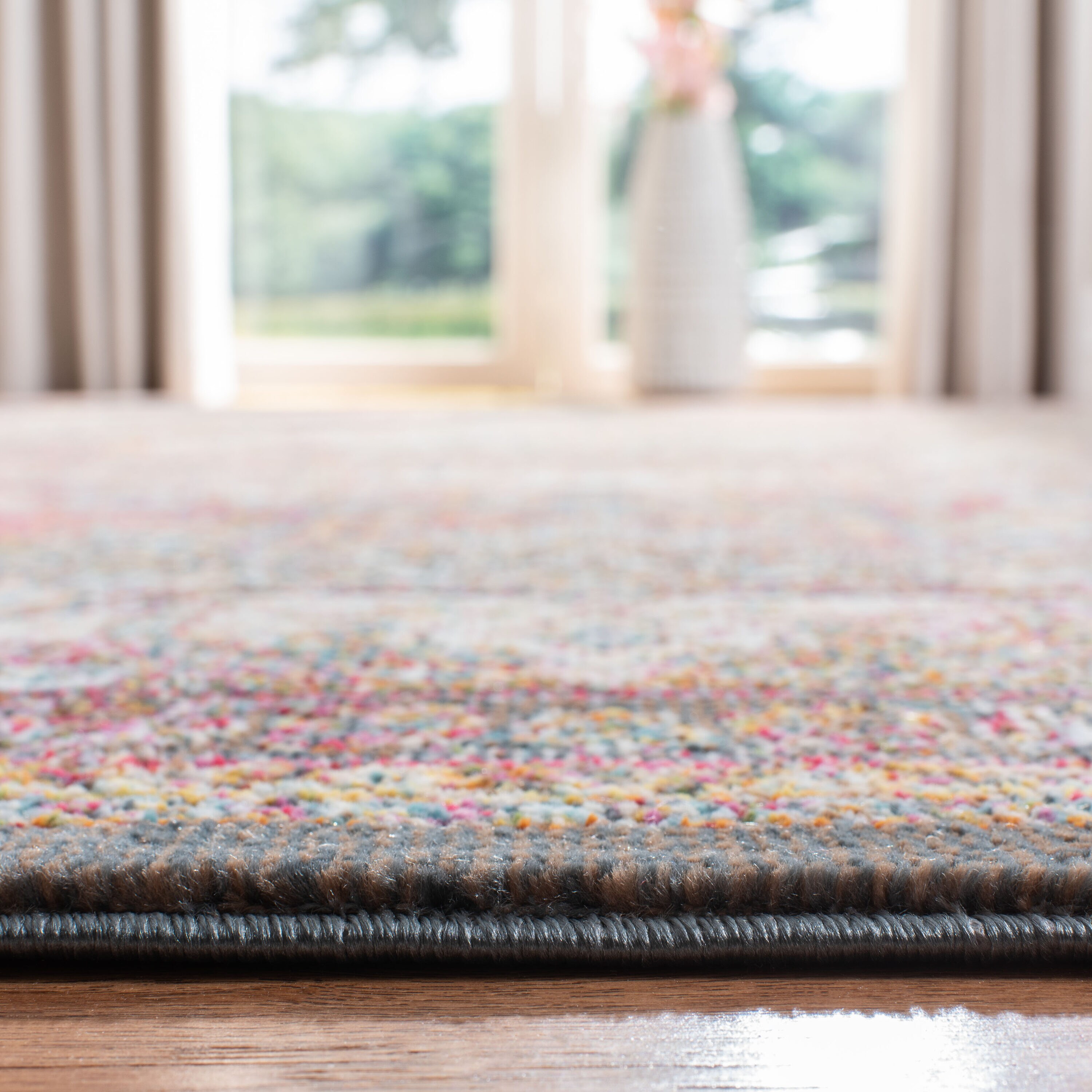 Safavieh LUX322A-7SQ rugs - View #4