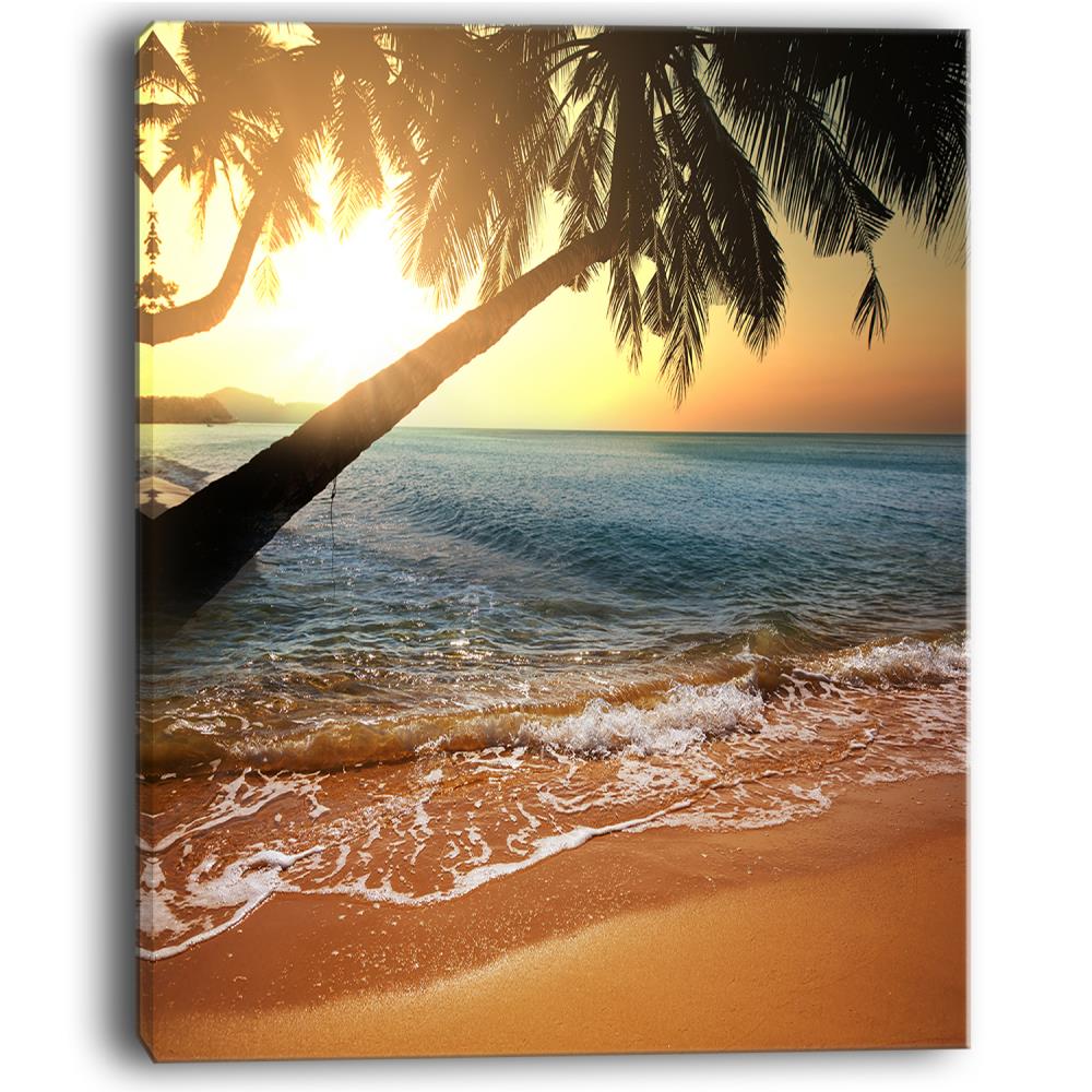 Designart Vivid Sunrise on Sandy Beach - Seascape Throw Pillow