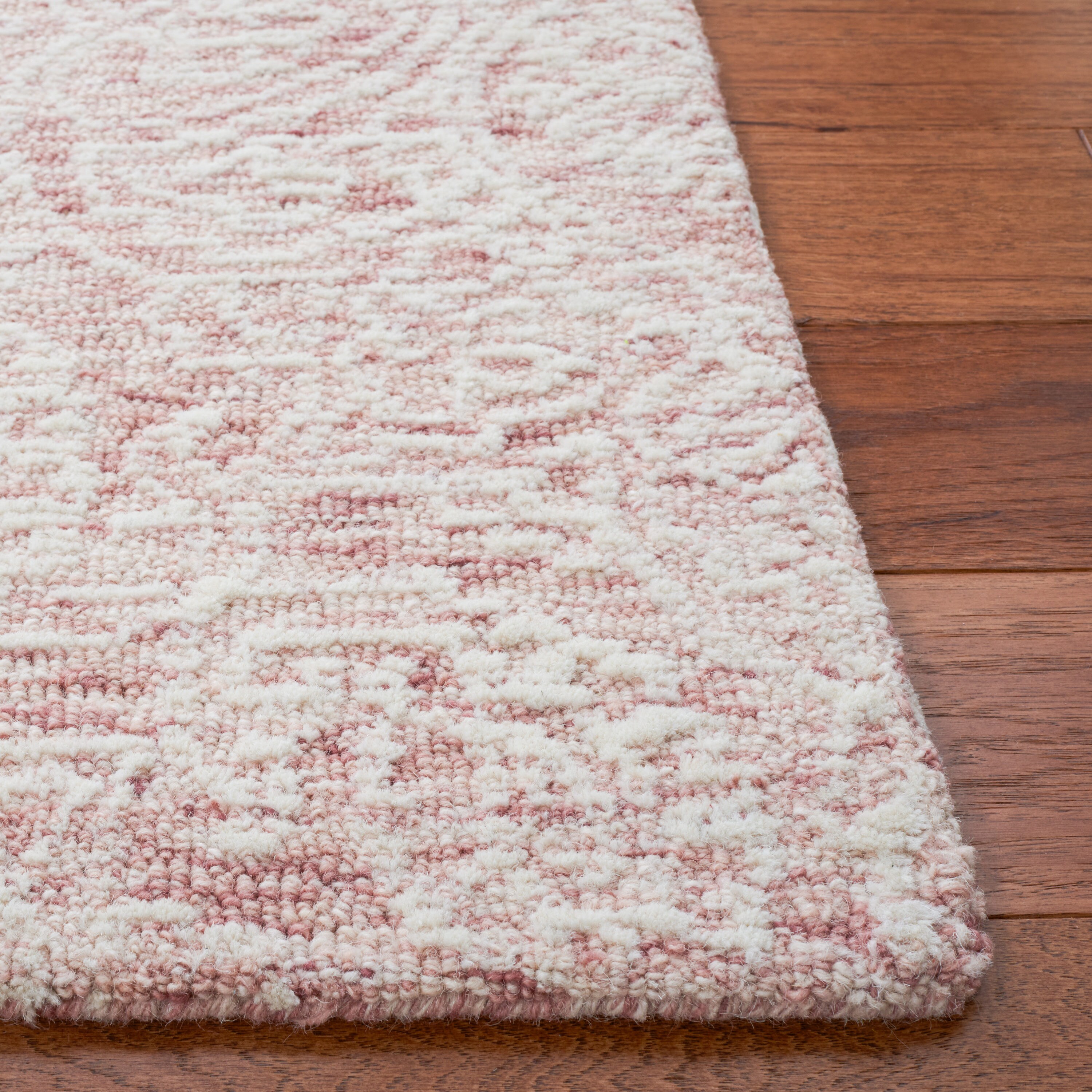Safavieh MET998U-6SQ rugs - View #3