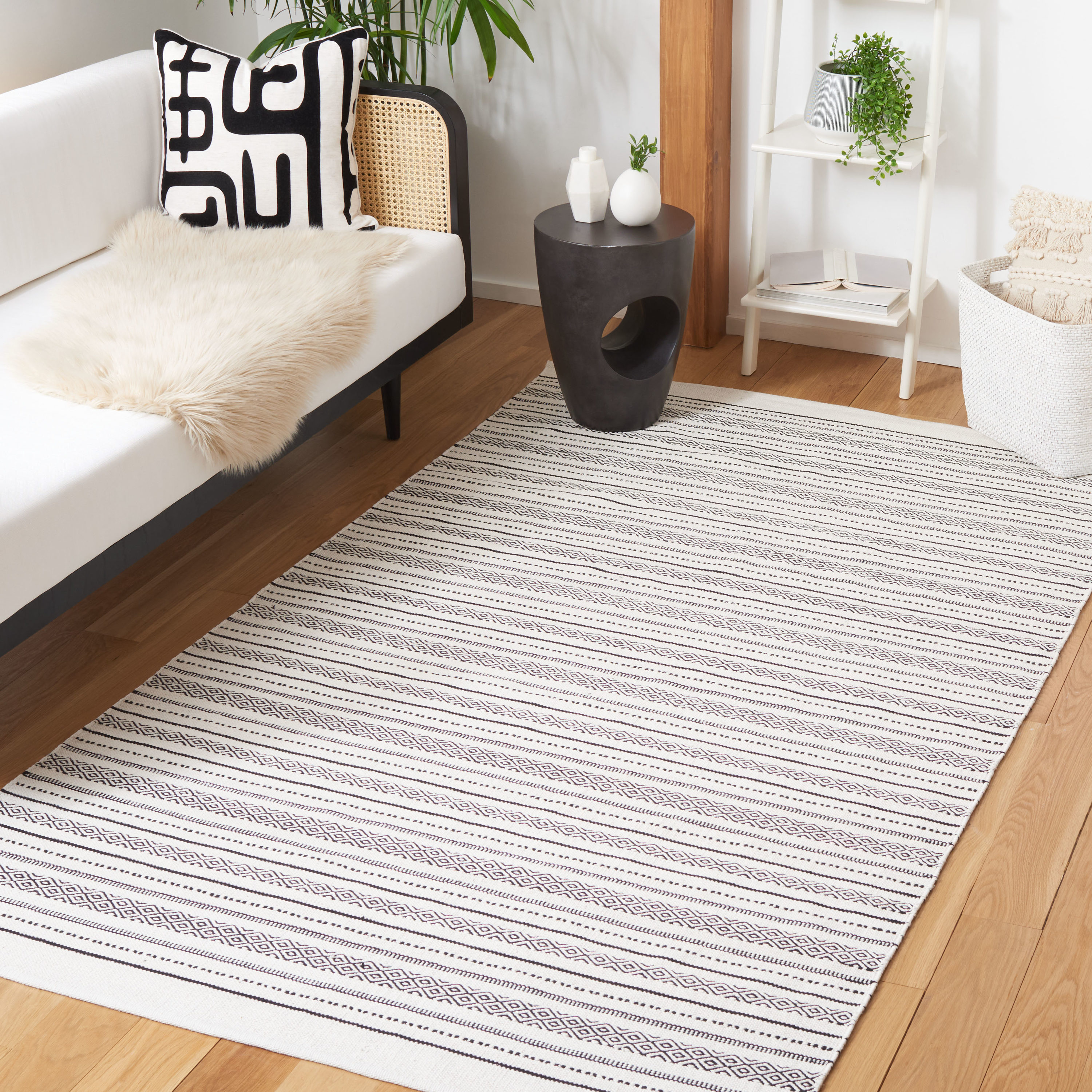 Handmade Black and Ivory Wool Cotton Striped 6' x 9' Area Rug