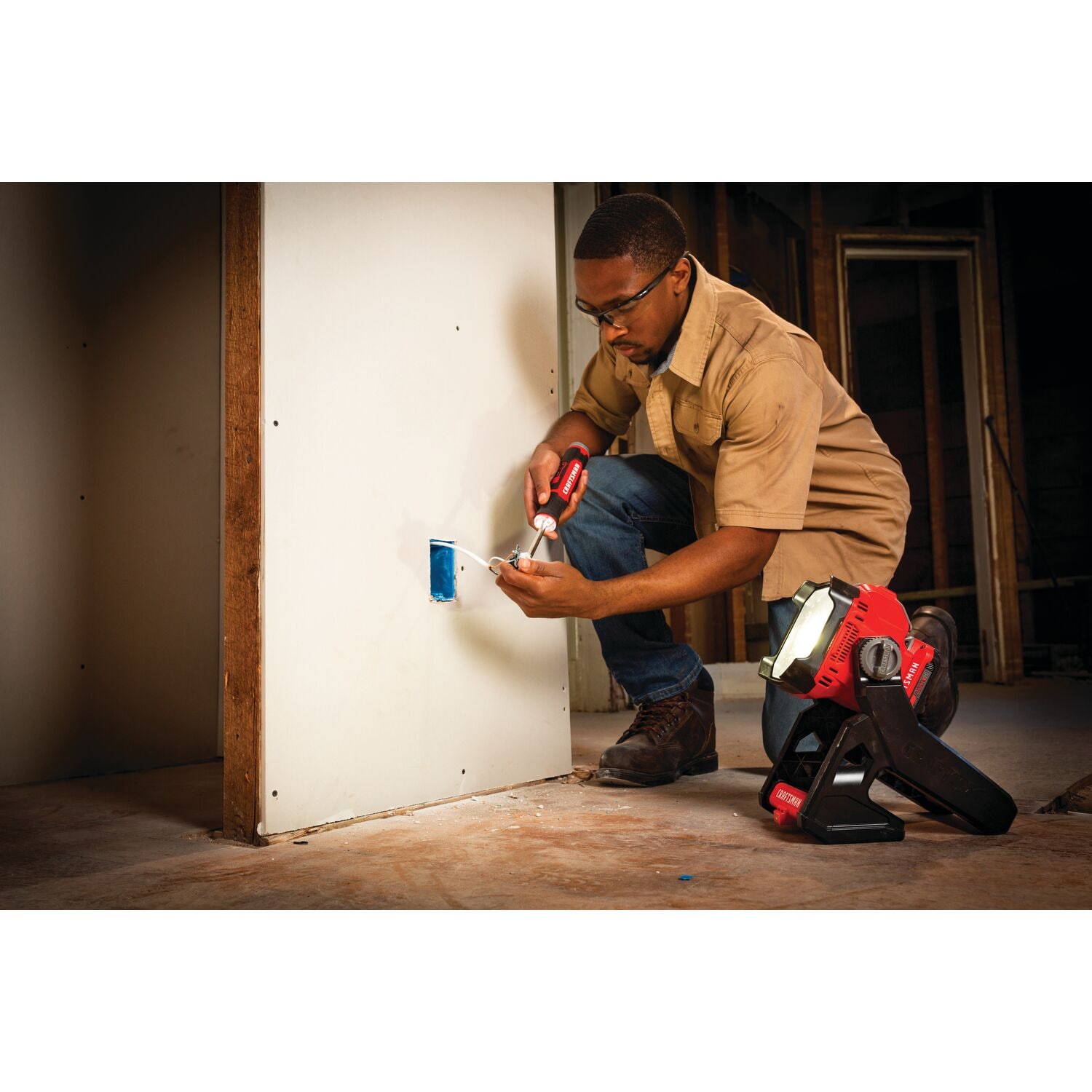 Craftsman V20 Red and Black LED Rechargeable Work Light