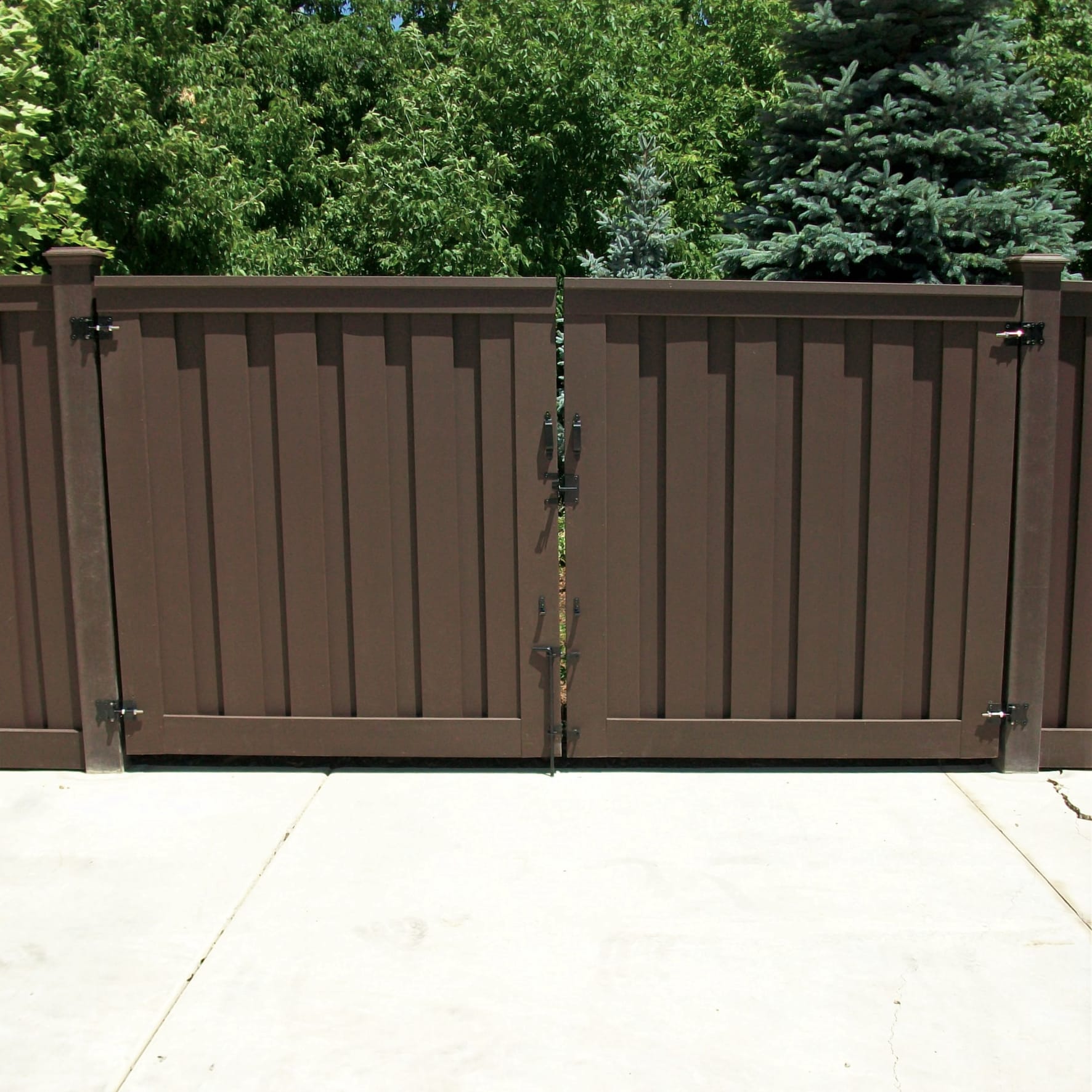 Trex Fencing Seclusions 6-ft H x 8-ft W Woodland Brown Residential Composite Fence Gate with Hardware in the Composite Fence Gates department at Lowes