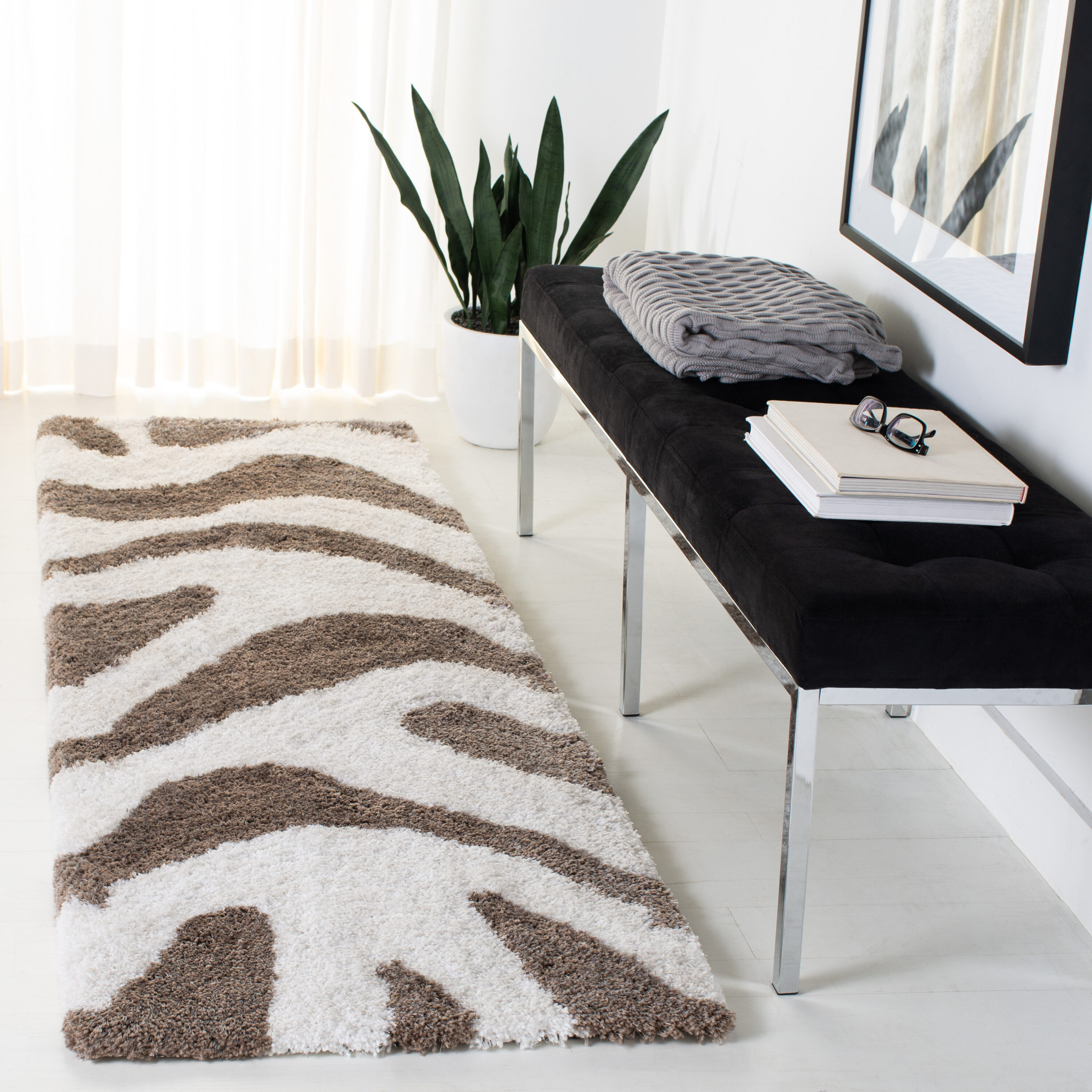 Safavieh BSG321A-28 Barcelona Nablus Shag 2 x 8 (ft) Tufted Synthetic Ivory/Silver Rectangular Indoor Abstract Runner rug