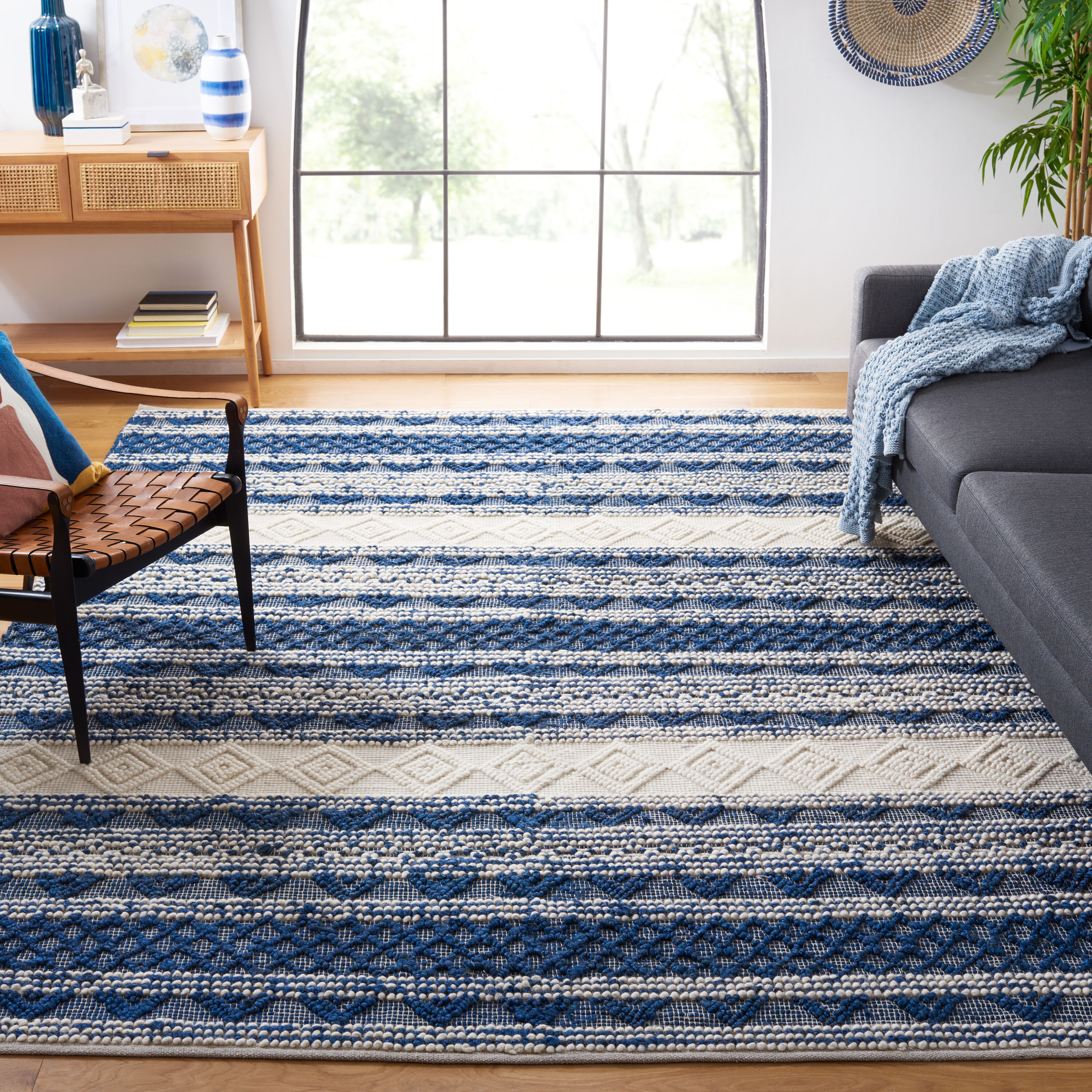  Natura 502 Navy/Ivory Bohemian 8ft x 10ft Large Rectangle Rug