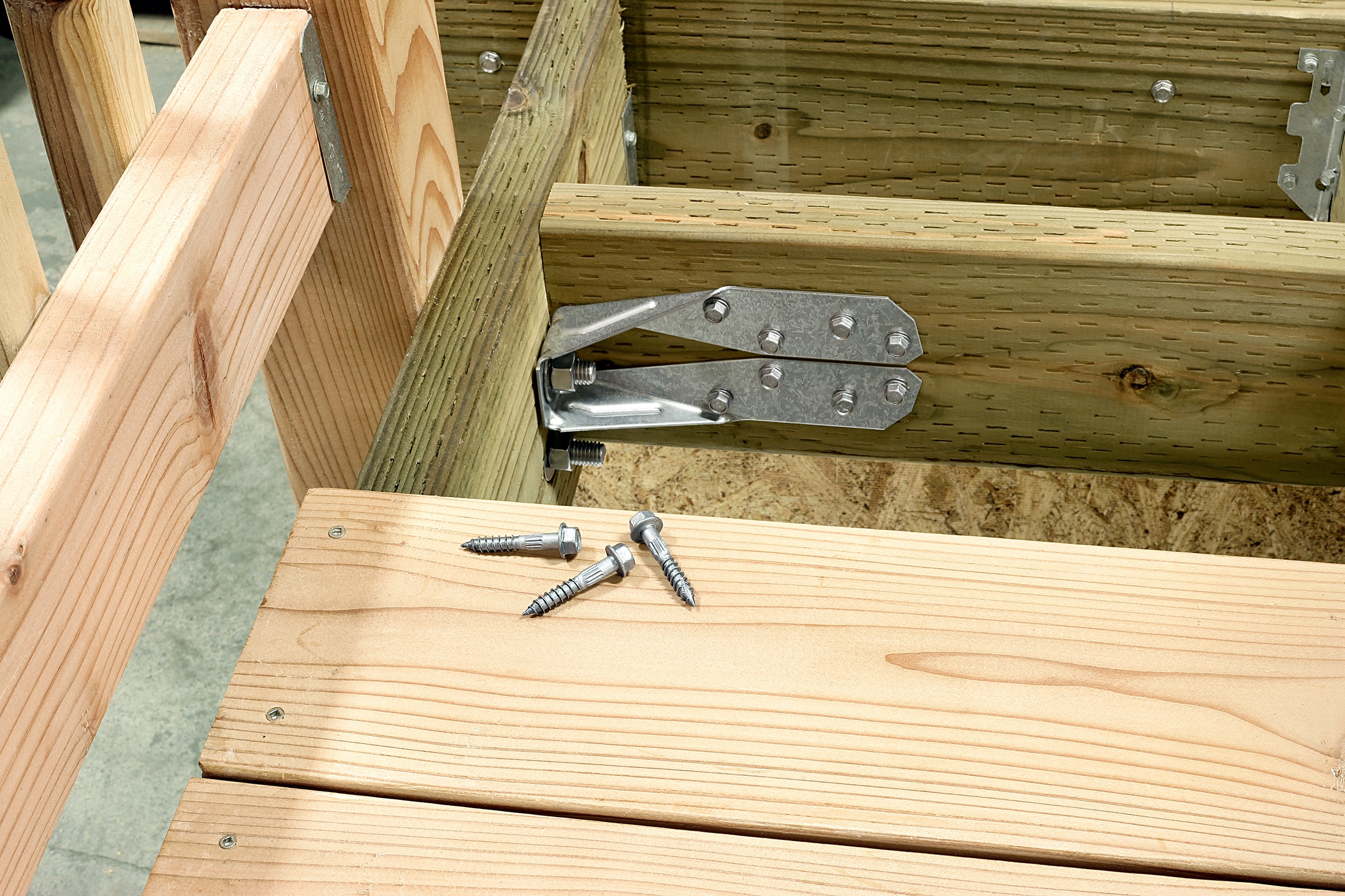 Simpson Strong-Tie DTT2Z Joist-Hangers - View #6