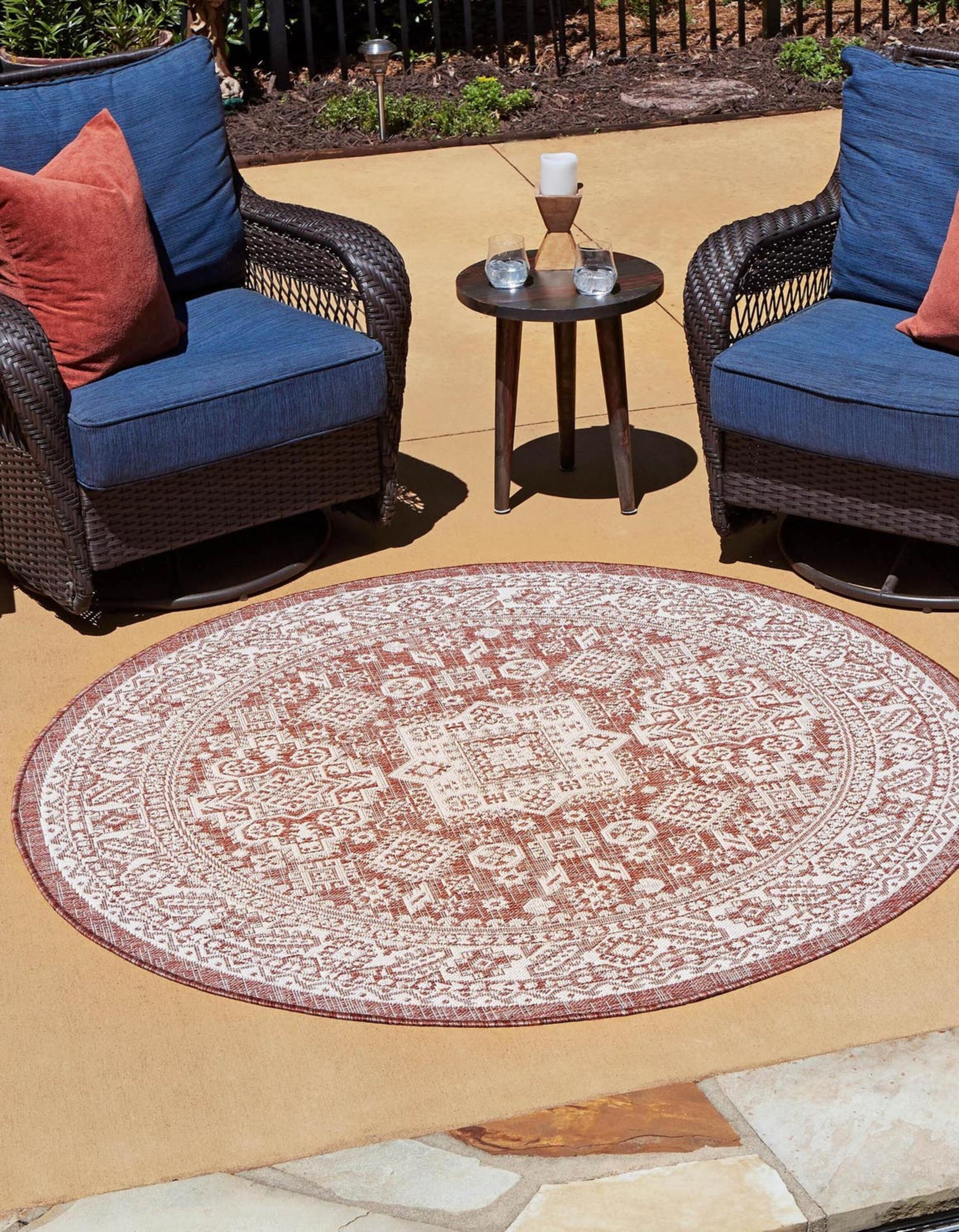 Unique Loom 3162621 Outdoor Aztec 8 x 8 (ft) Loomed Polypropylene Rust Red Round Indoor/Outdoor Border Area rug