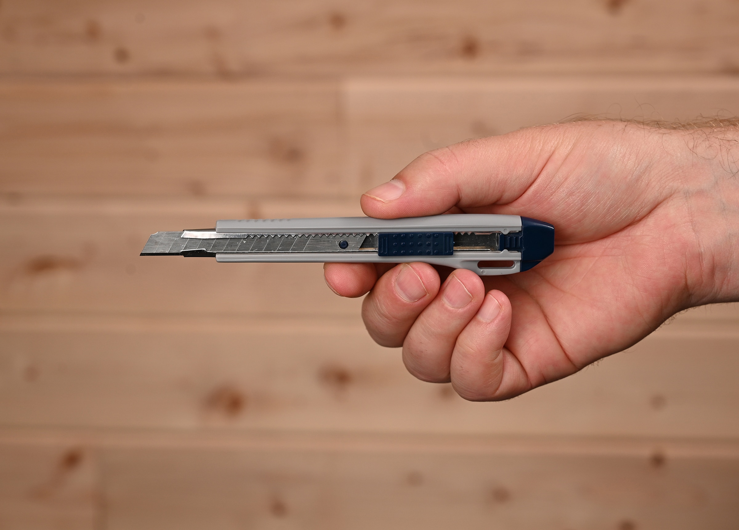 Light Duty Snap-Off Blade Utility Knife - The Compleat Sculptor