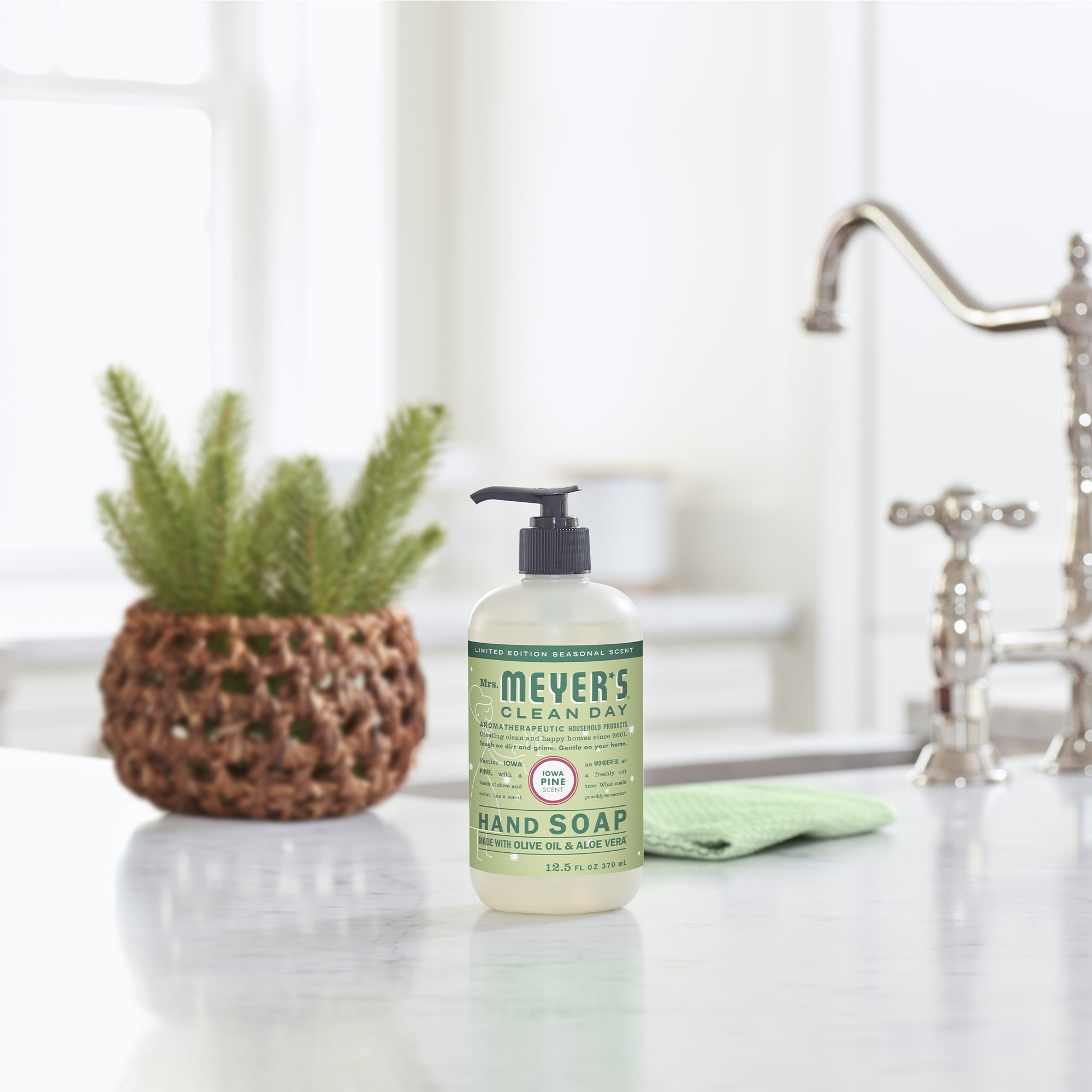 MRS MEYERS CLEAN DAY 663396 Hand-Soap-And-Sanitizers - View #2