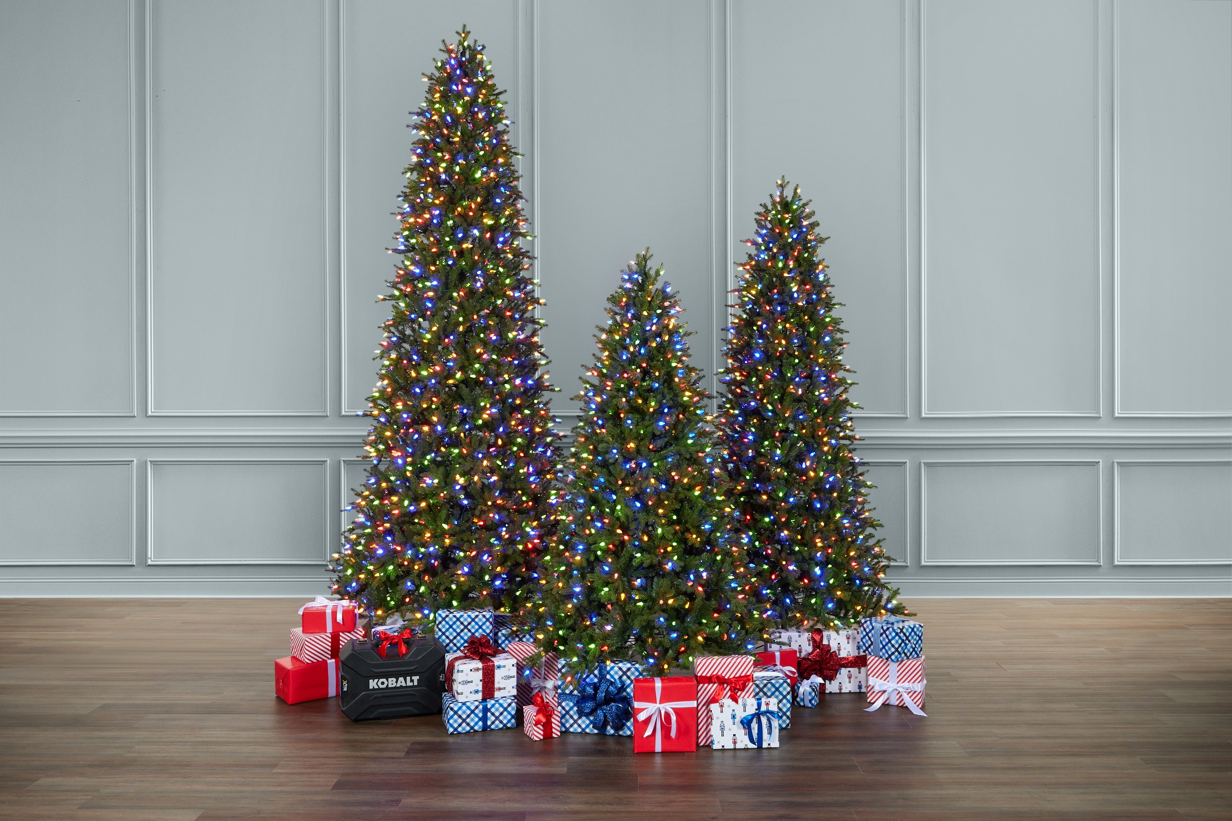 Costco 9ft Christmas Tree - 900 Dual Color Led Lights