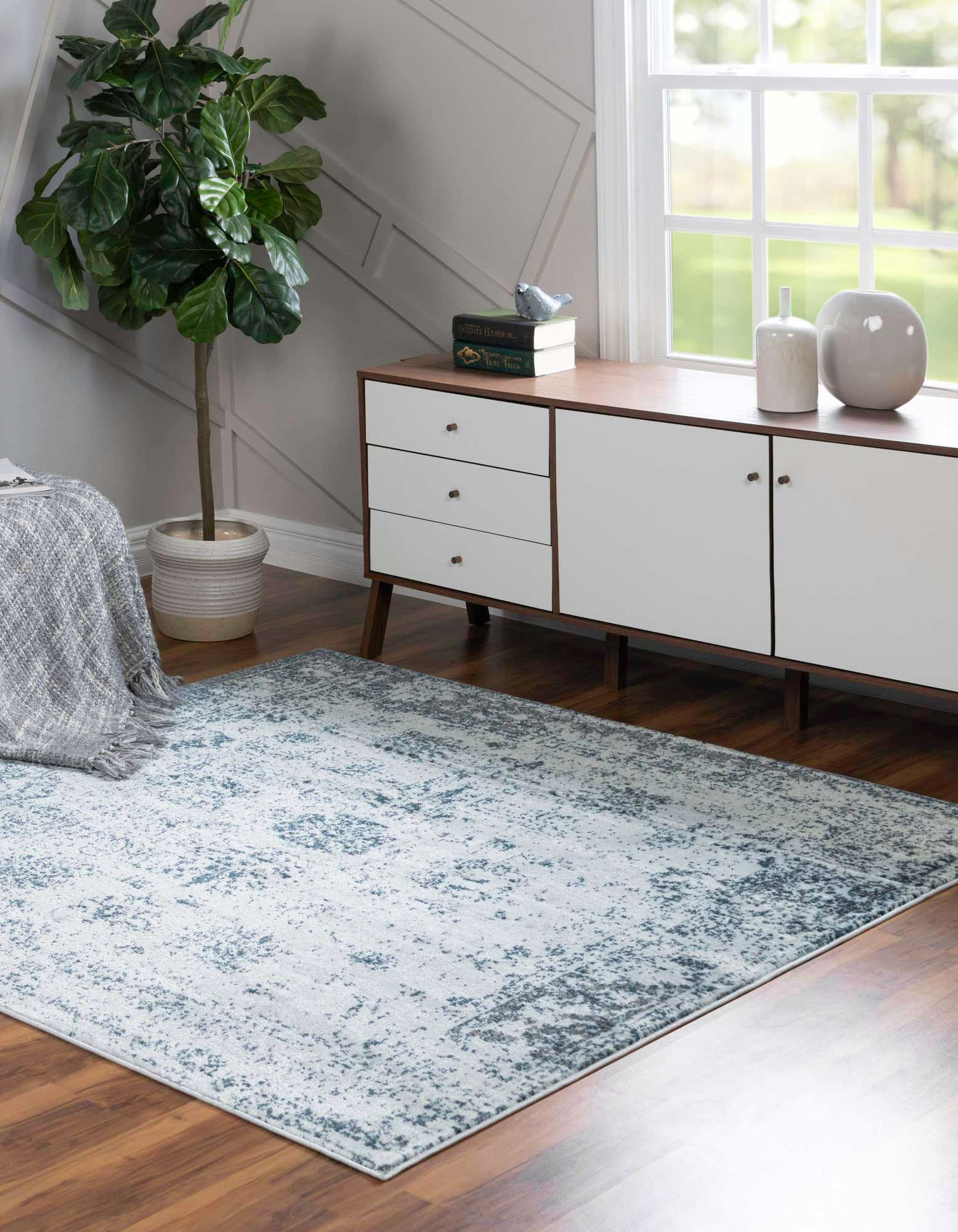 Unique Loom 3193558 Sofia 5 x 5 (ft) Loomed Polypropylene Light Blue Square Indoor Floral Bohemian/Eclectic Area rug