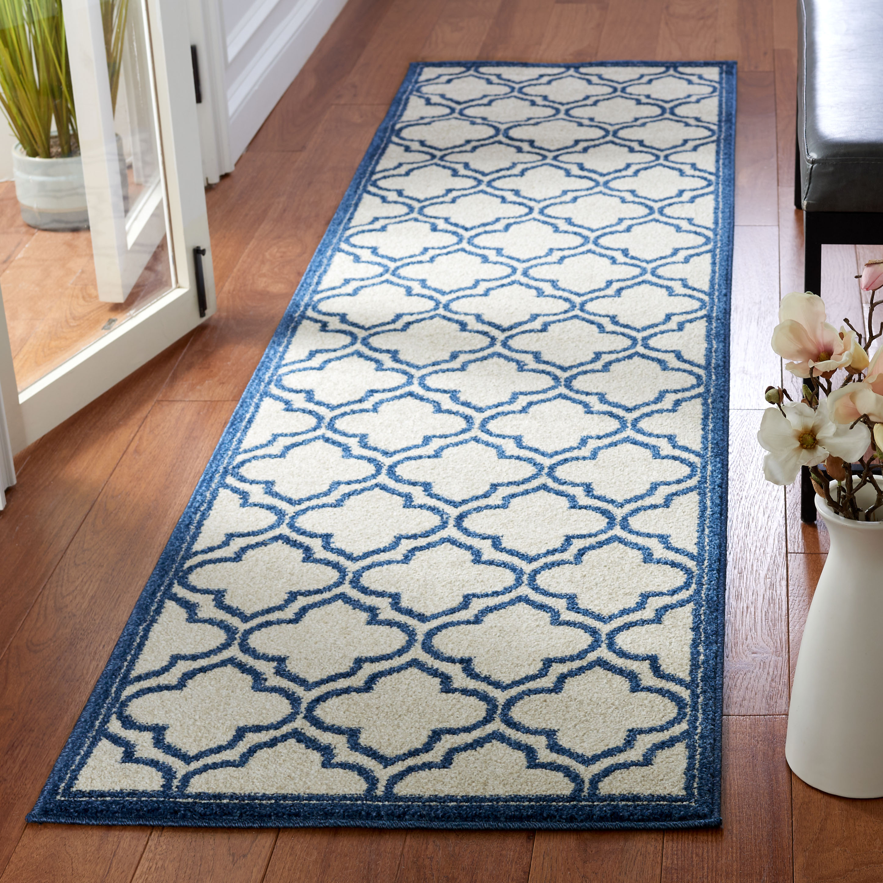 Safavieh AMT412M-29 Amherst Moroccan 2 x 9 (ft) Loomed Synthetic Ivory/Navy Rectangular Indoor/Outdoor Geometric Runner rug