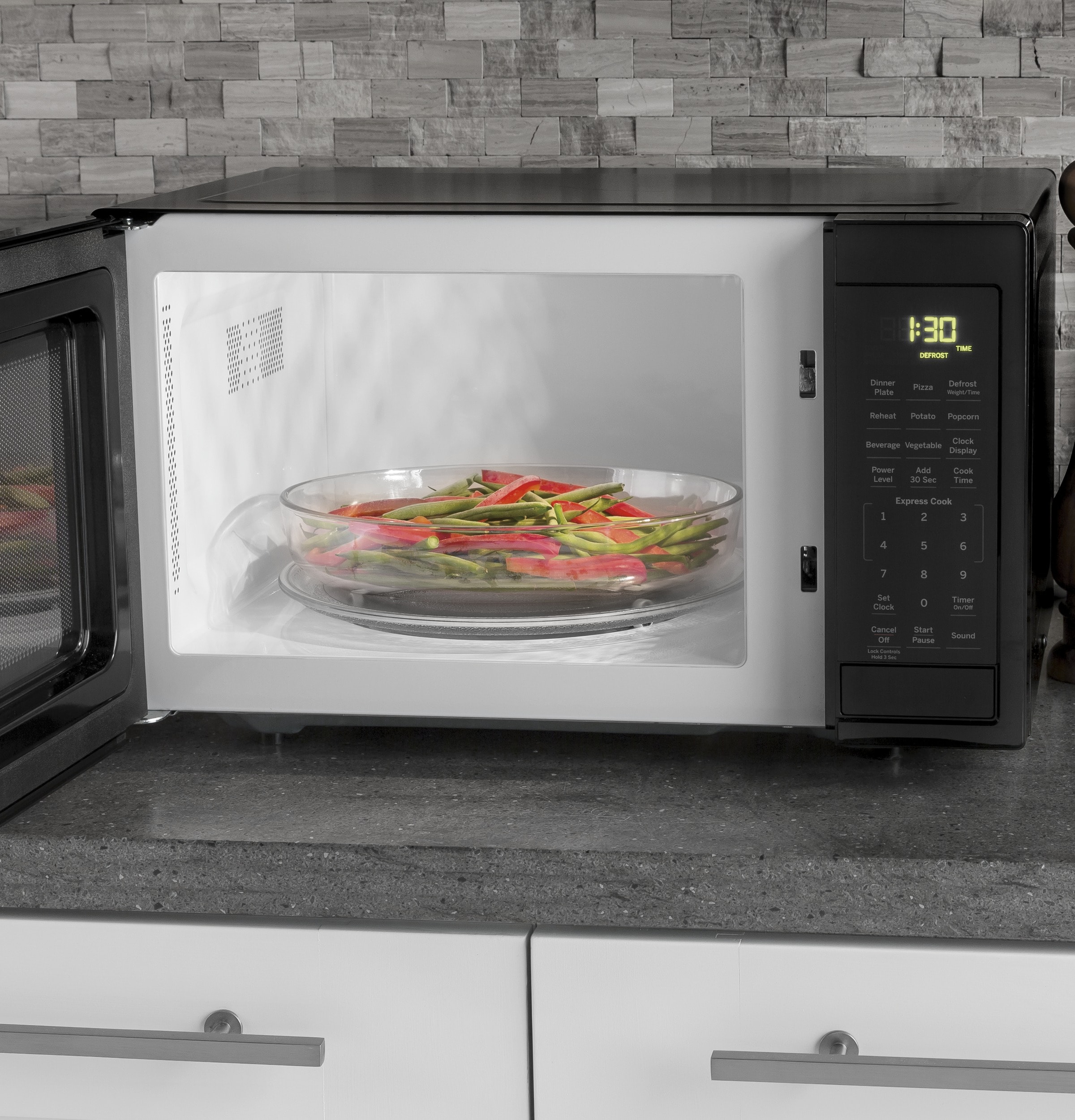 GE JES1095DMBB 0.9 Cu. ft. Countertop Microwave Oven, Black
