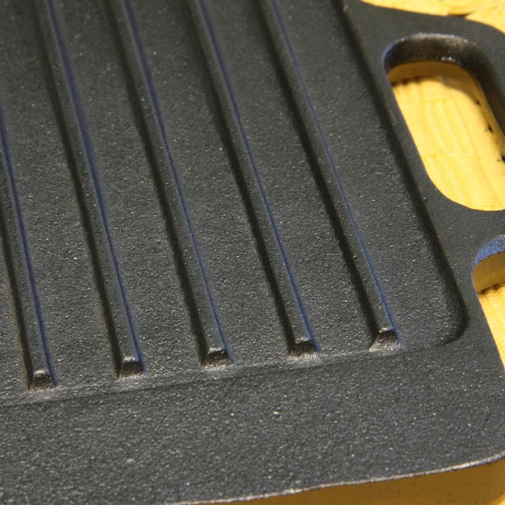 Bayou Classic Cast Iron 10.5in Reversible Griddle