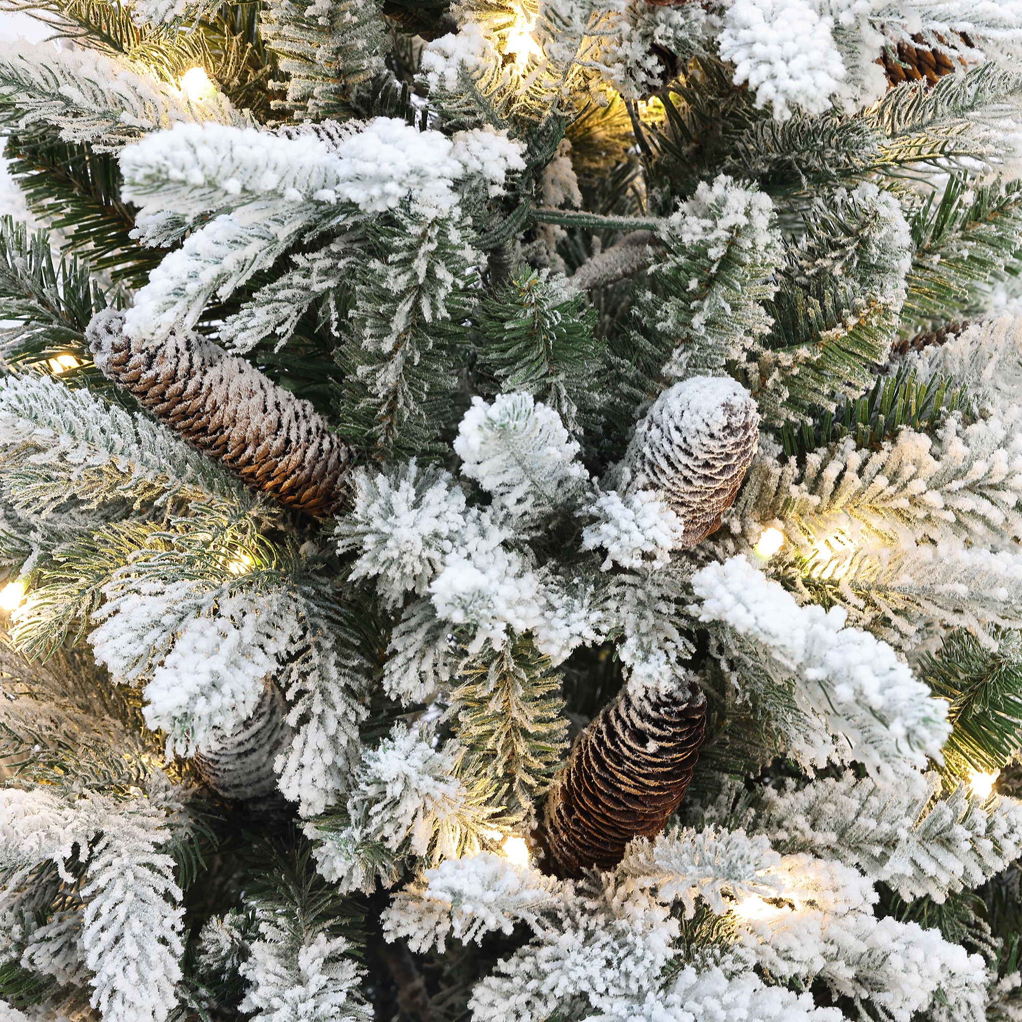 LuxenHome WHAP340 Artificial-Christmas-Trees - View #8