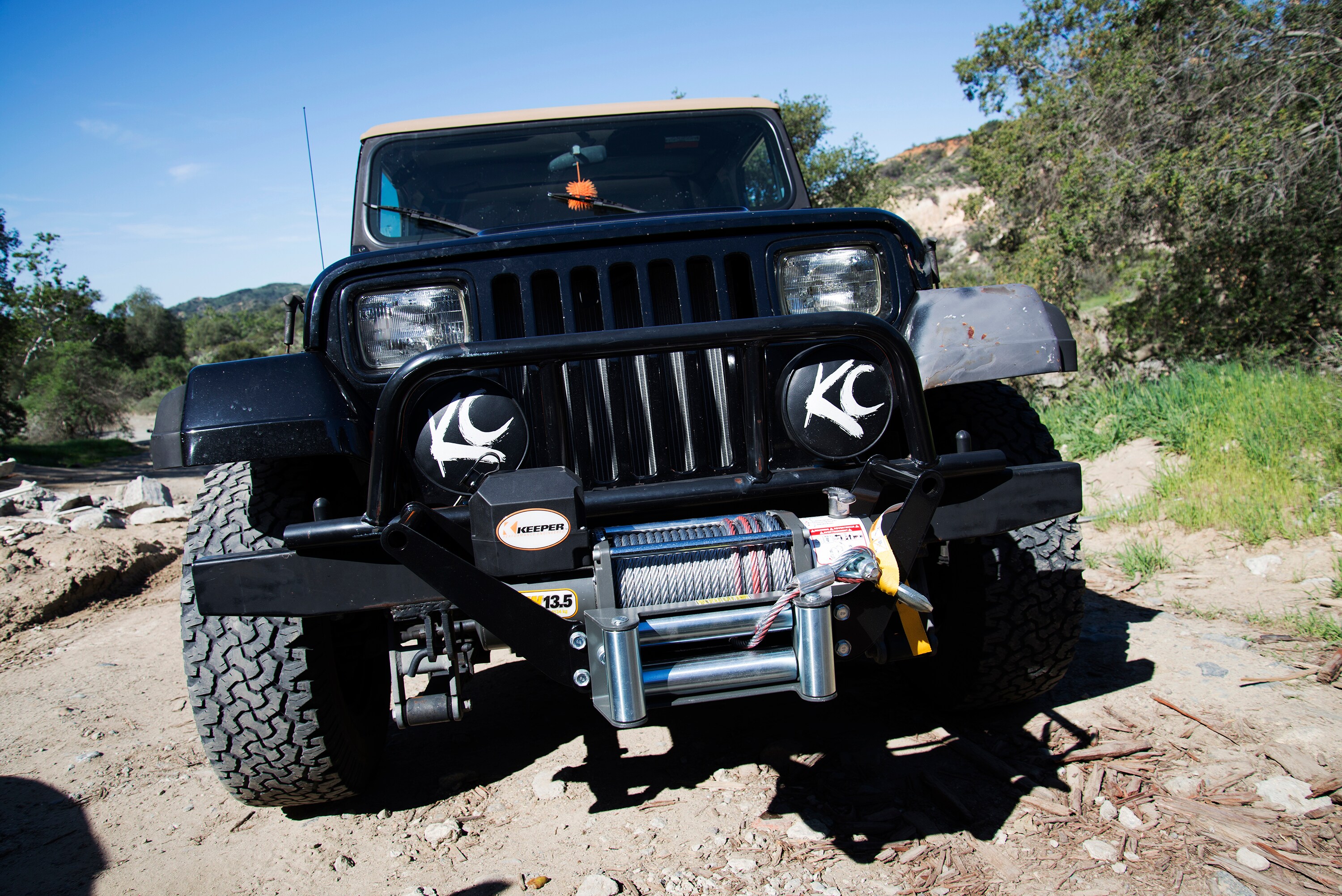 Keeper 5.5-HP 13500-lb Universal Winch in the Winches
