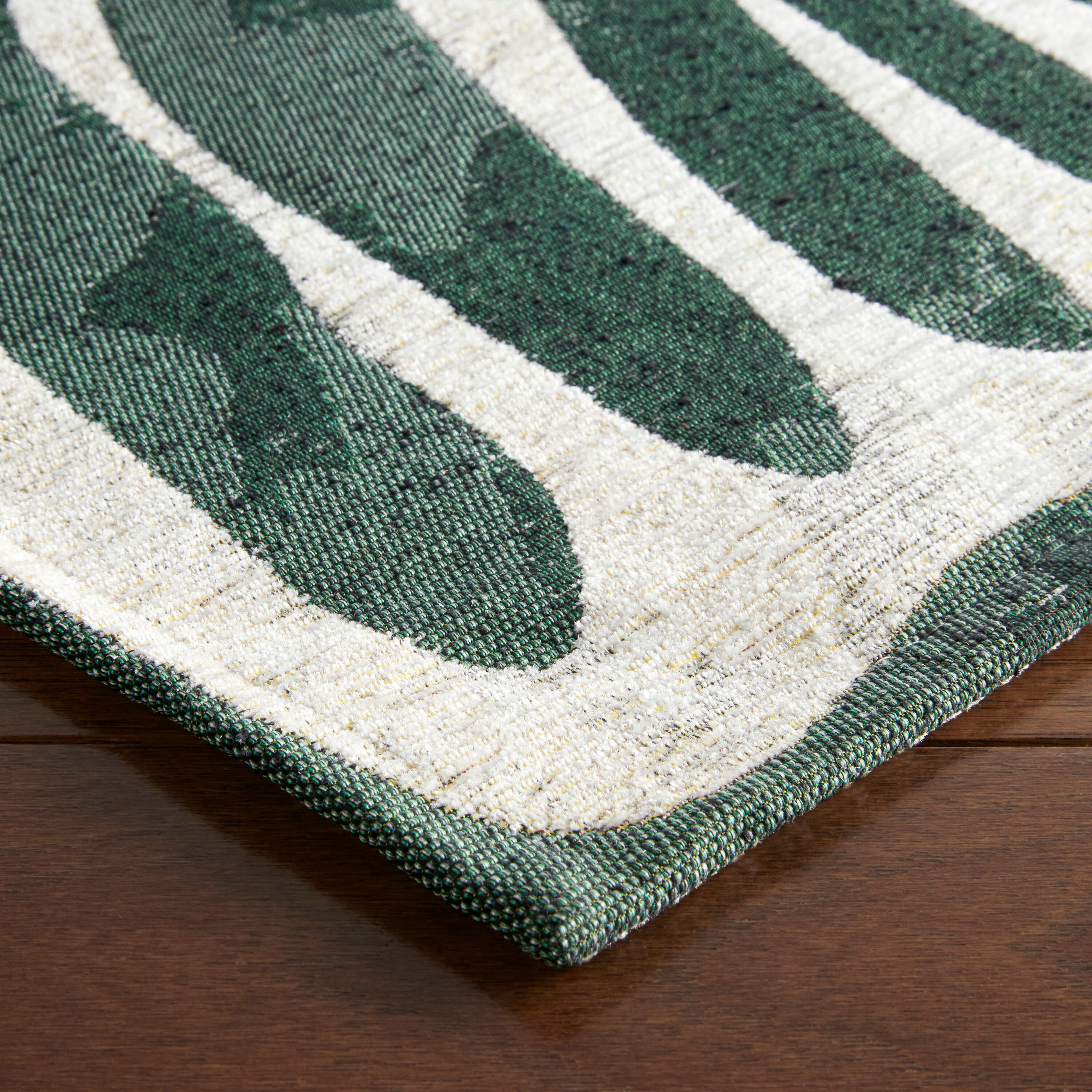 Green Jacquard Woven Polyester and Cotton Kitchen Mat 24" x 40"