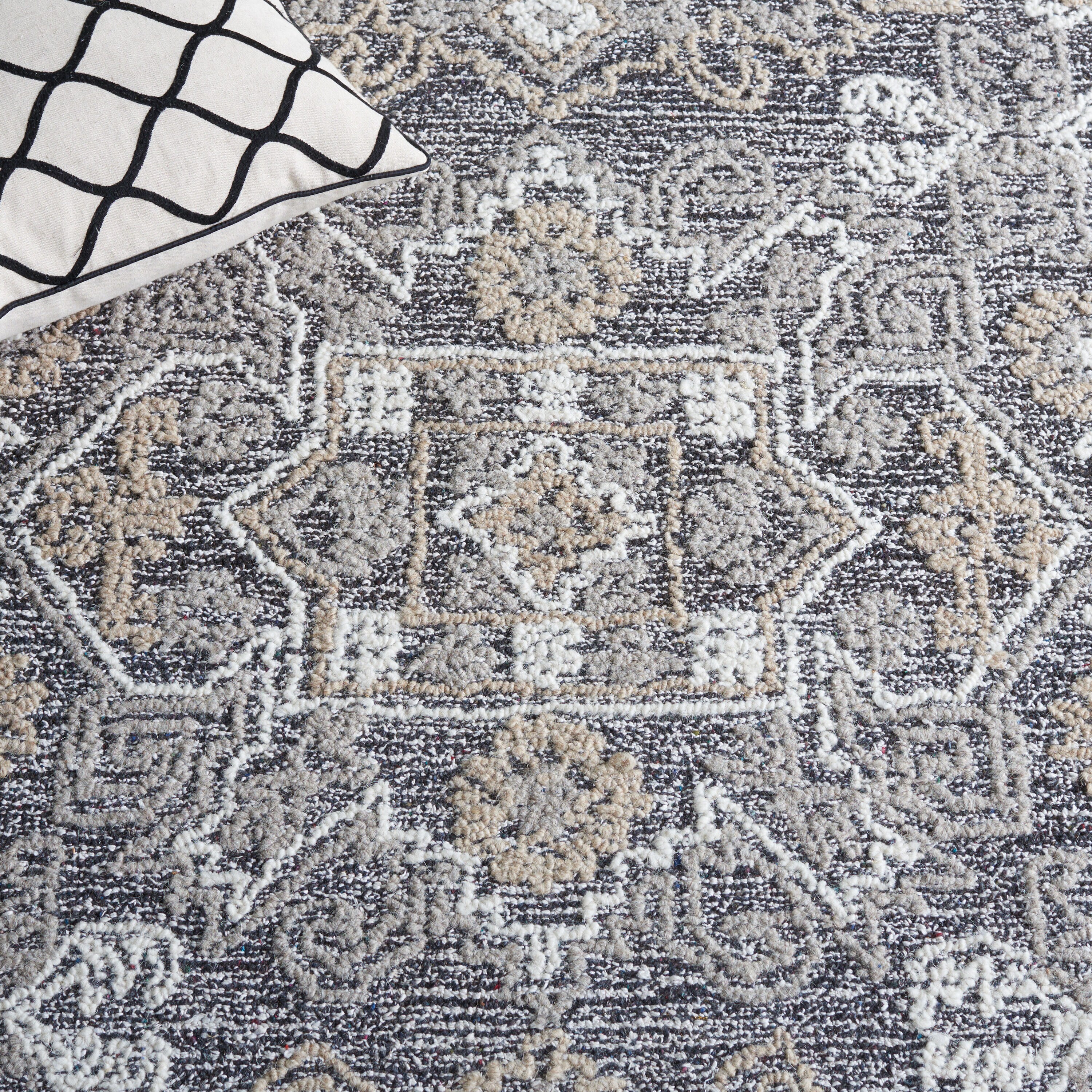 Safavieh AT550T-5 rugs - View #4