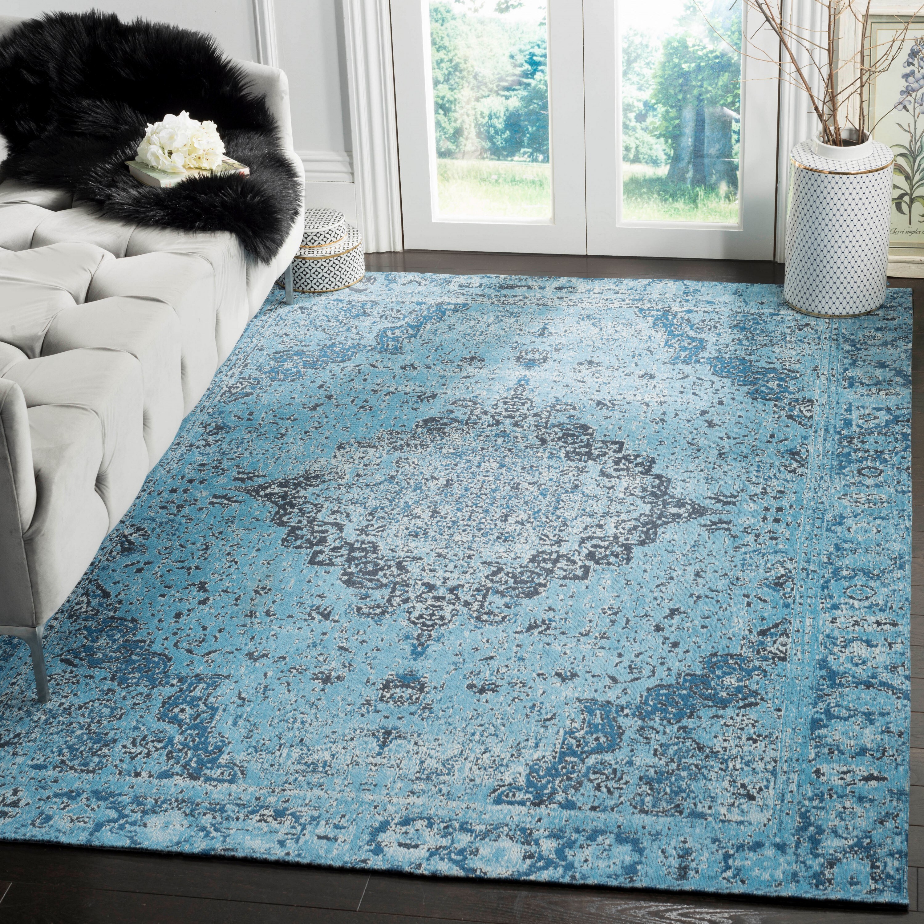 Safavieh CLV110M-4 Classic Vintage Emson 4 x 6 (ft) Loomed Polyester Blue Rectangular Indoor Distressed/Overdyed Vintage Area rug