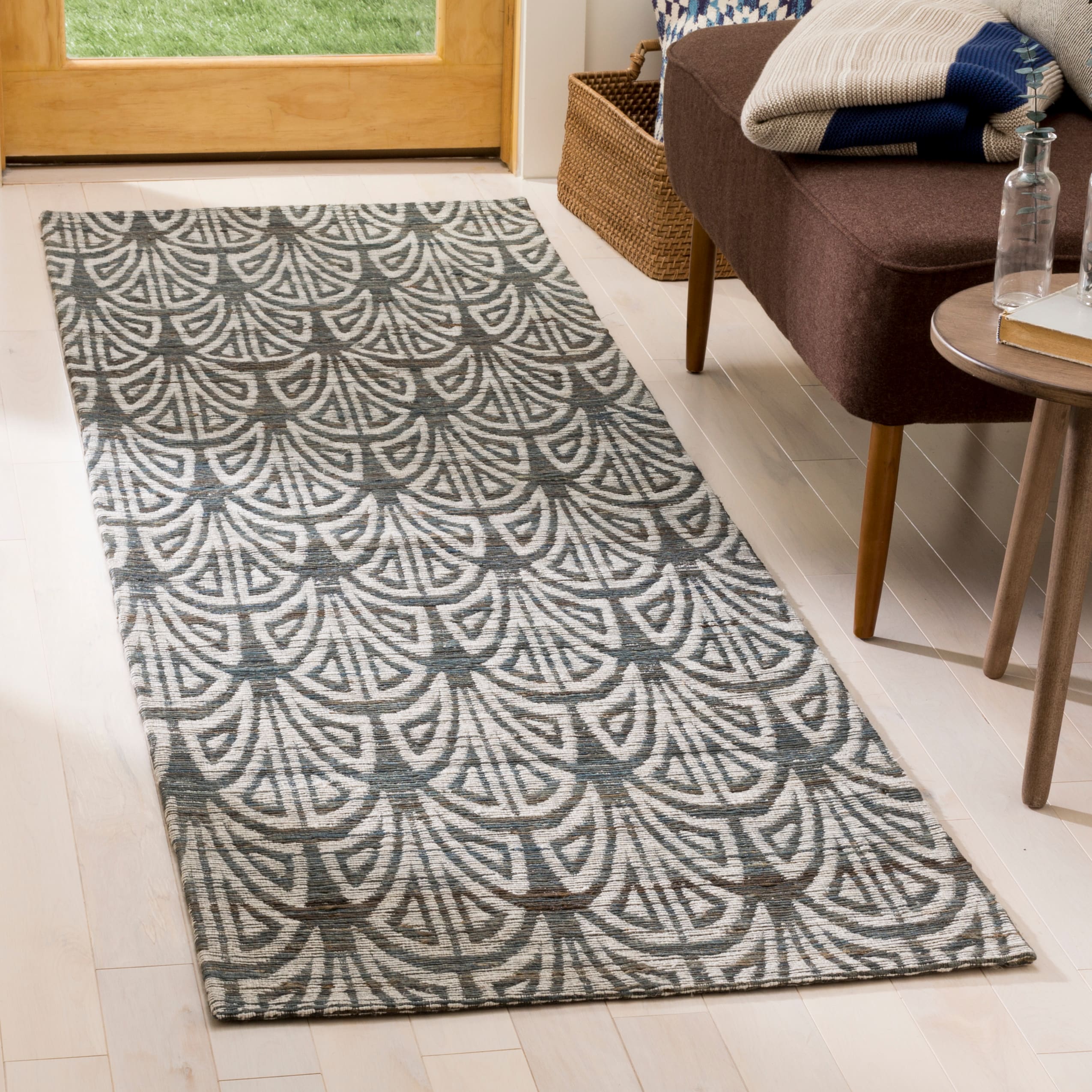 Safavieh CAP501A-28 Cape Cod Orleans 2 x 8 (ft) Synthetic Slate/Ivory Rectangular Indoor Abstract Coastal Runner rug