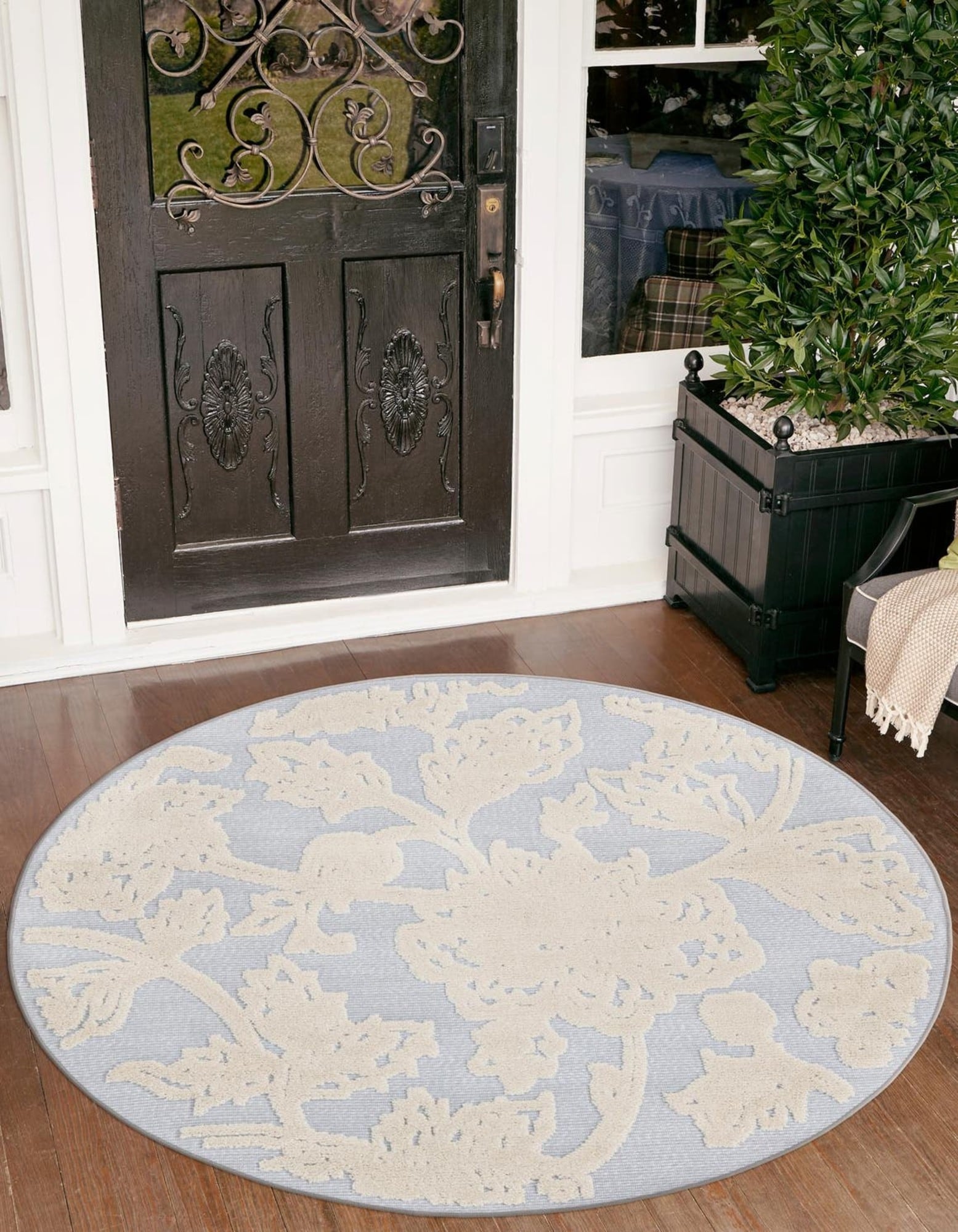 Unique Loom 3171141 Aruba Outdoor 5 x 5 (ft) Loomed Polypropylene Gray Round Indoor/Outdoor Floral/Botanical Area rug