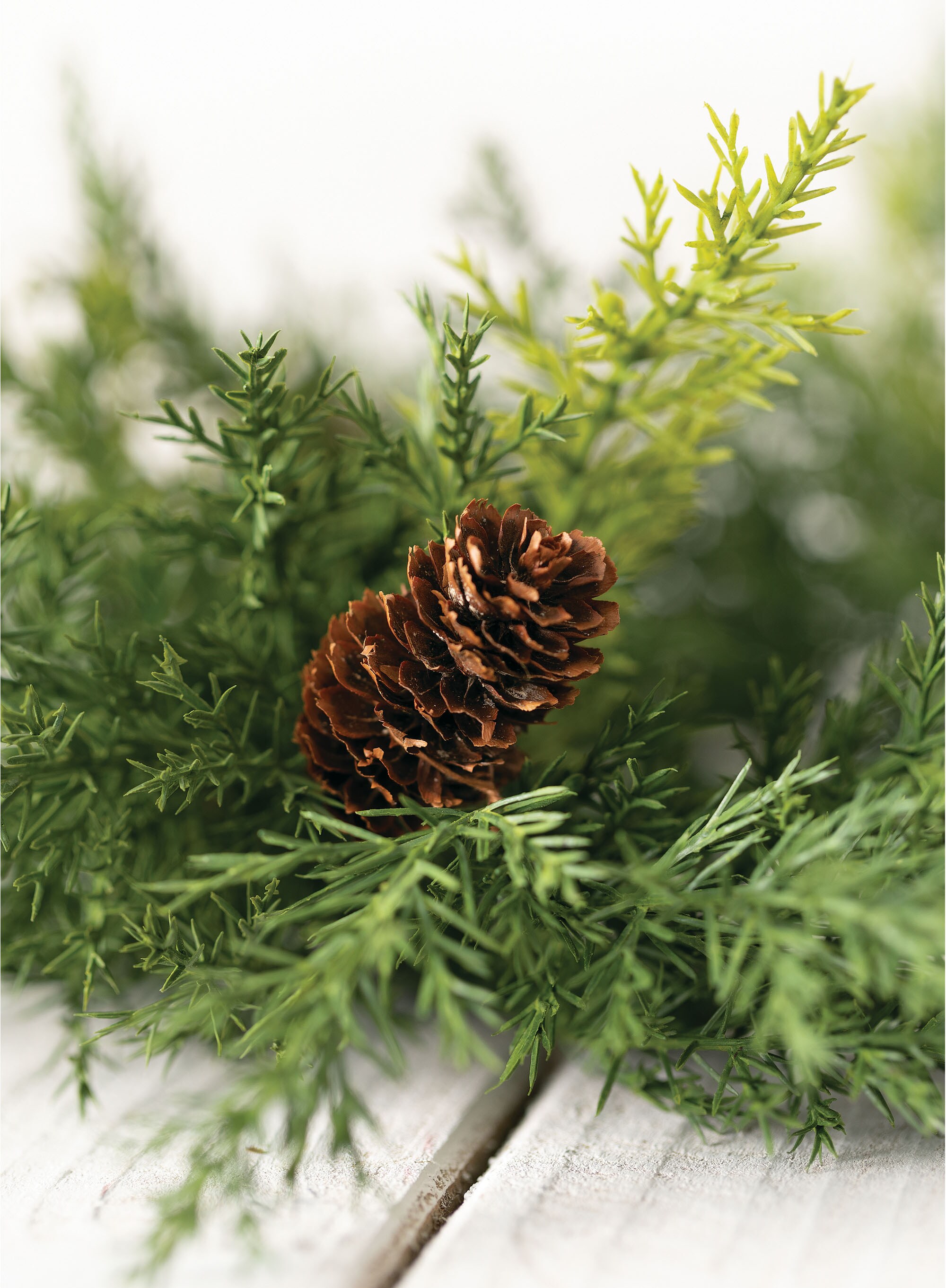 Sullivans CP489 Artificial-Christmas-Wreaths - View #3