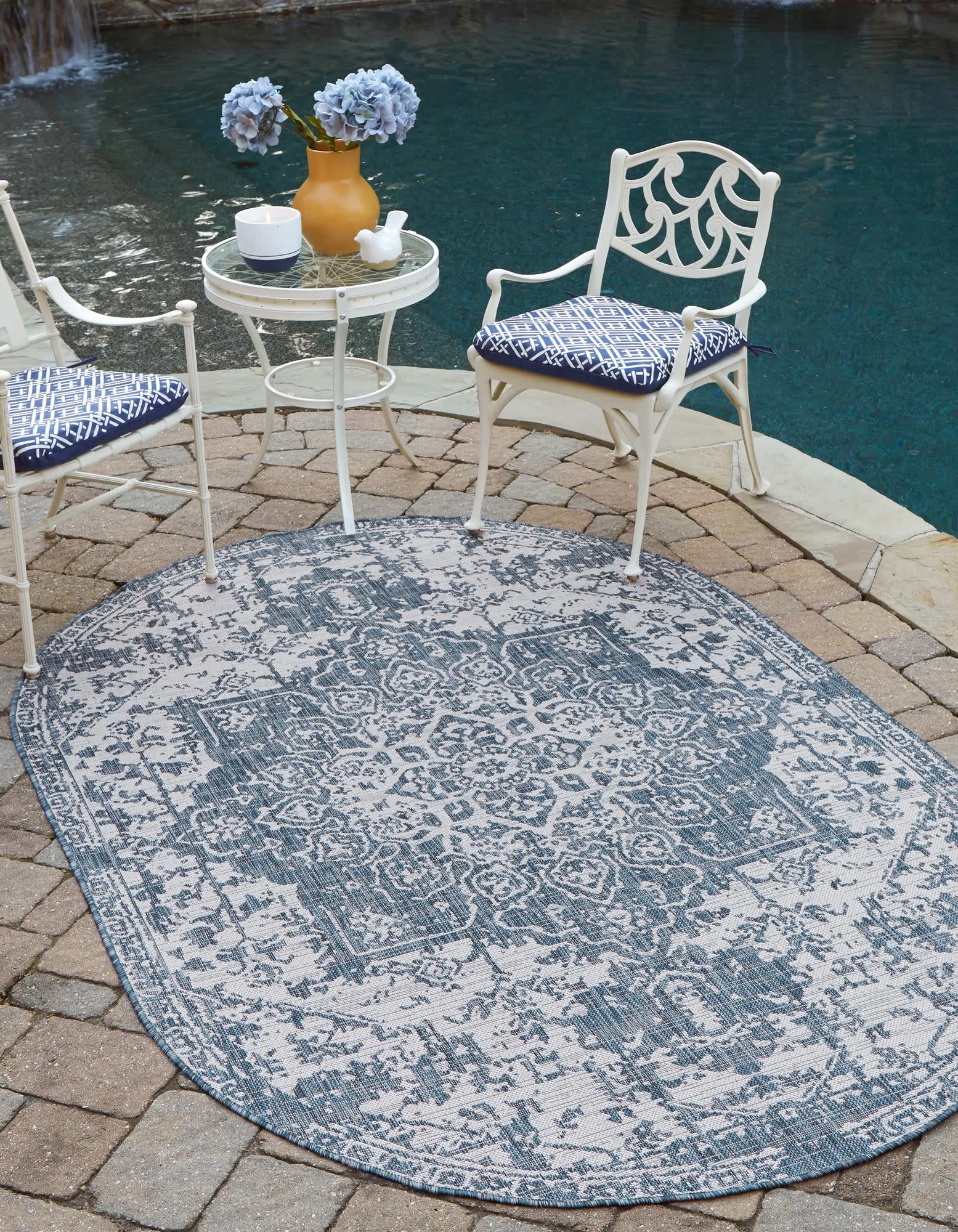 Unique Loom 3152194 Jill Zarin Outdoor 5 x 8 (ft) Loomed Polypropylene Blue Oval Indoor/Outdoor Medallion Area rug
