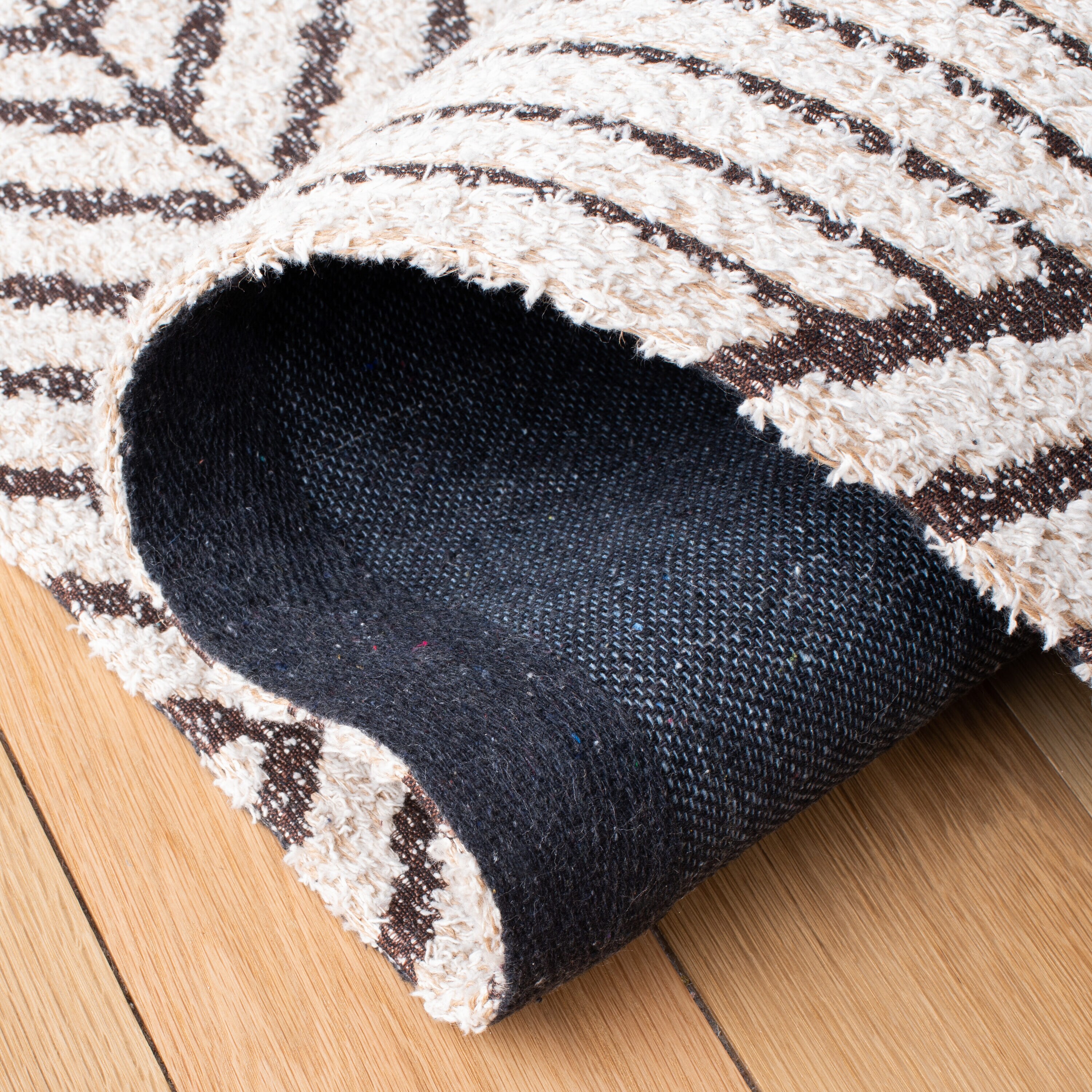 Safavieh CLV902A-5 rugs - View #6