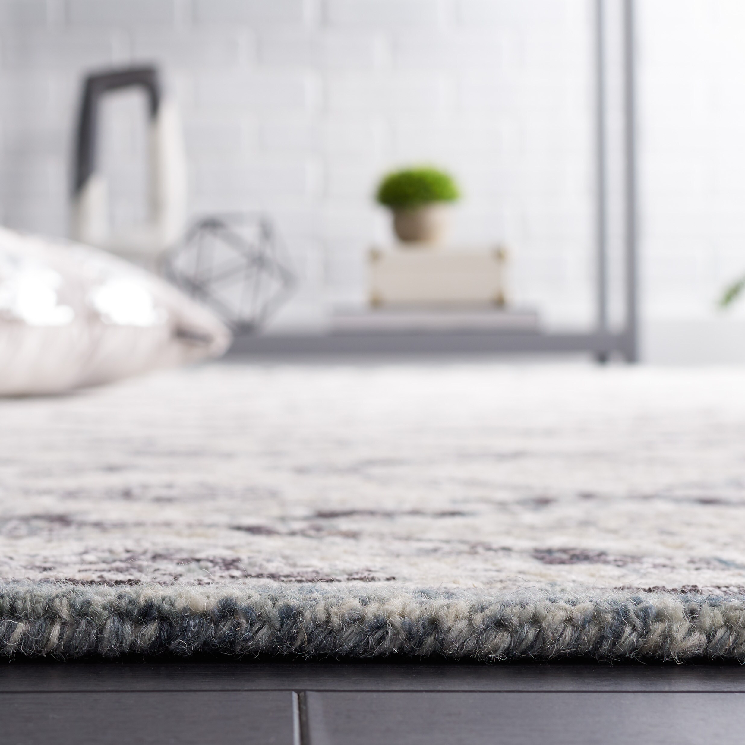 Safavieh SOH128F-4 rugs - View #5