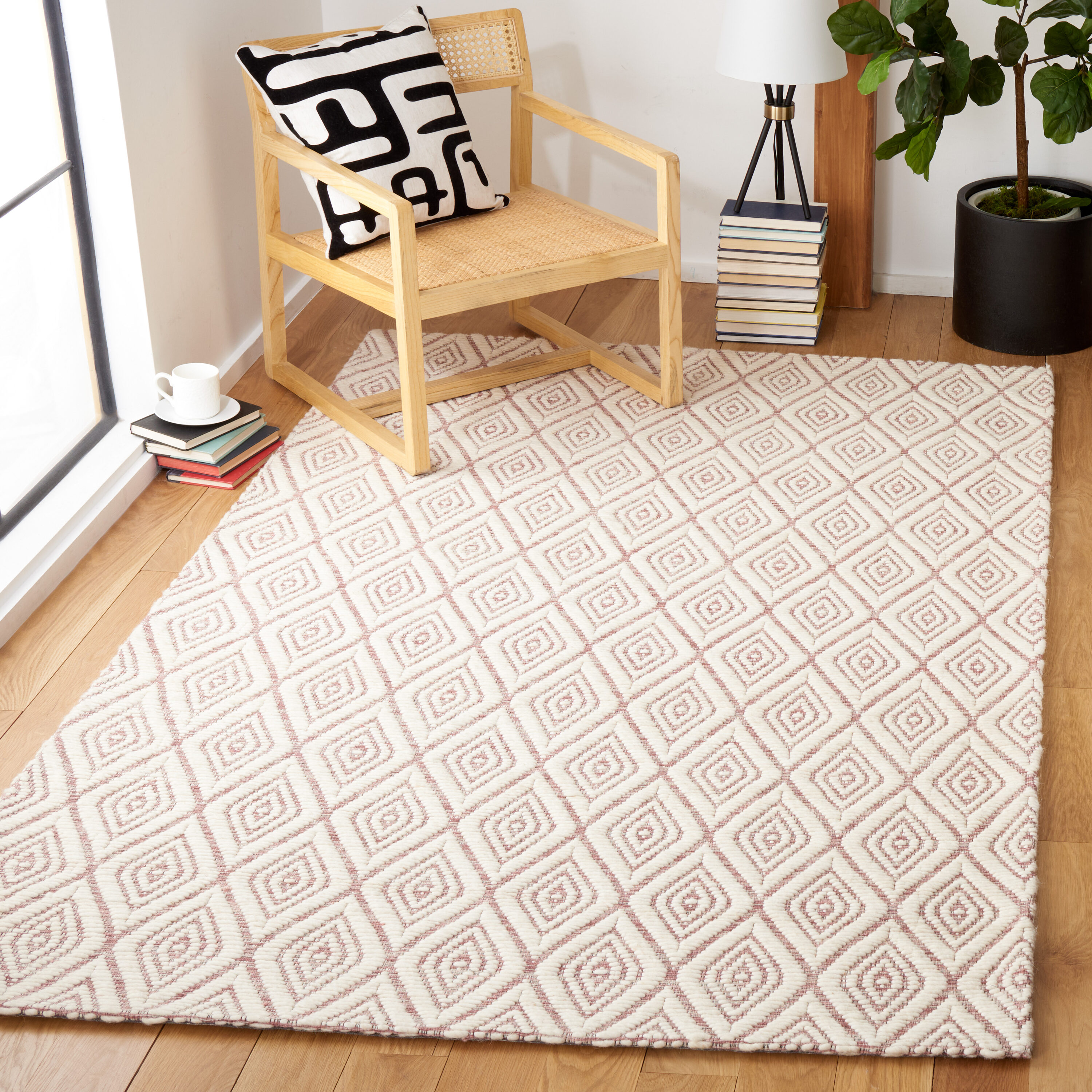  Marbella 308 Dark Pink/Ivory Contemporary 5ft x 8ft Medium Rectangle Rug