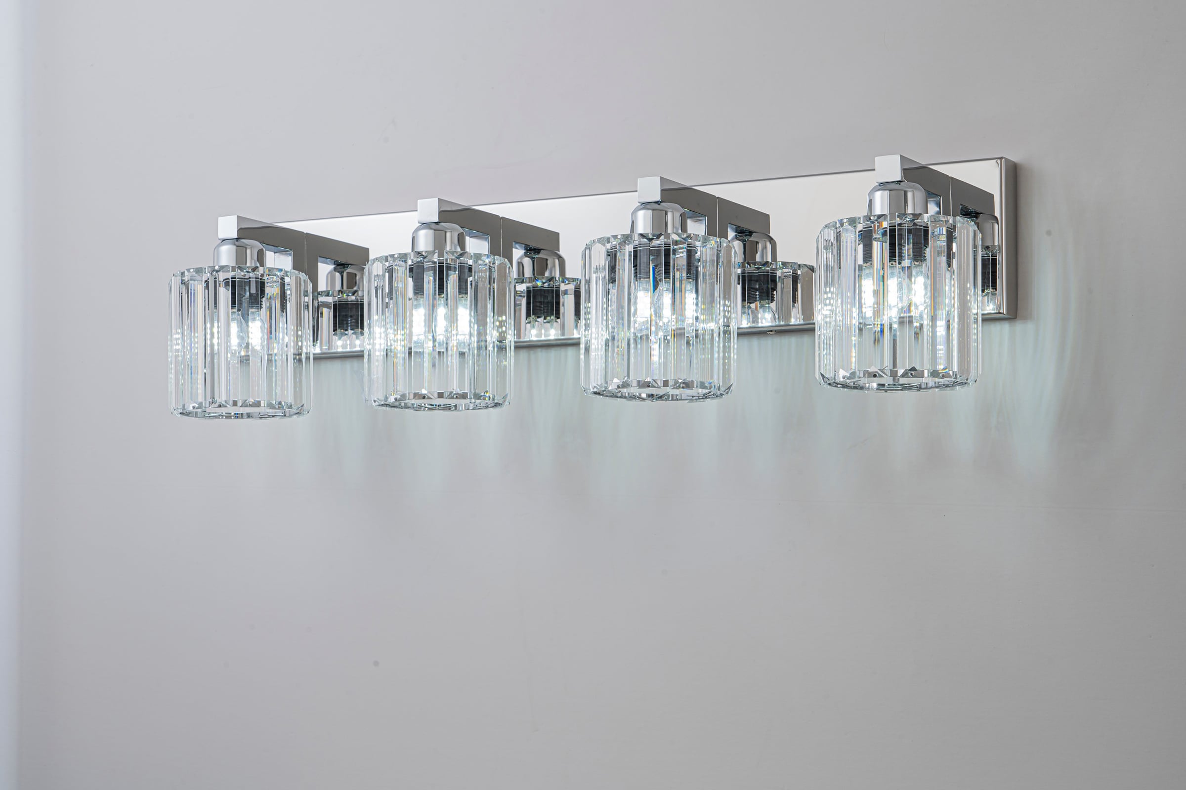 EDISLIVE Y81010000069178 27.6-in 4 -Light Chrome Modern/contemporary Vanity light