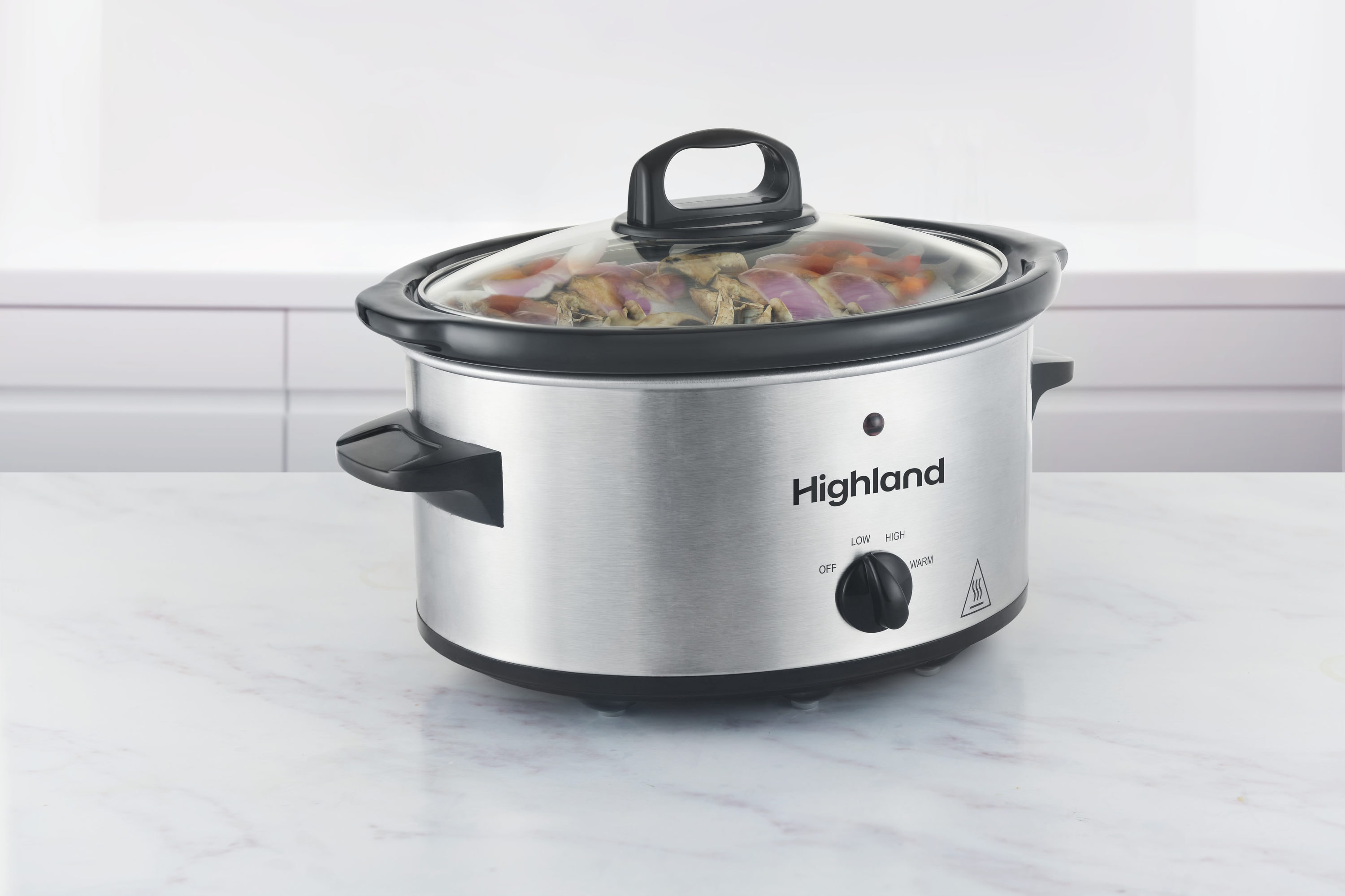 Highland 3.5-Quart Stainless Steel Oval 3-Vessel Slow Cooker in the Slow  Cookers department at