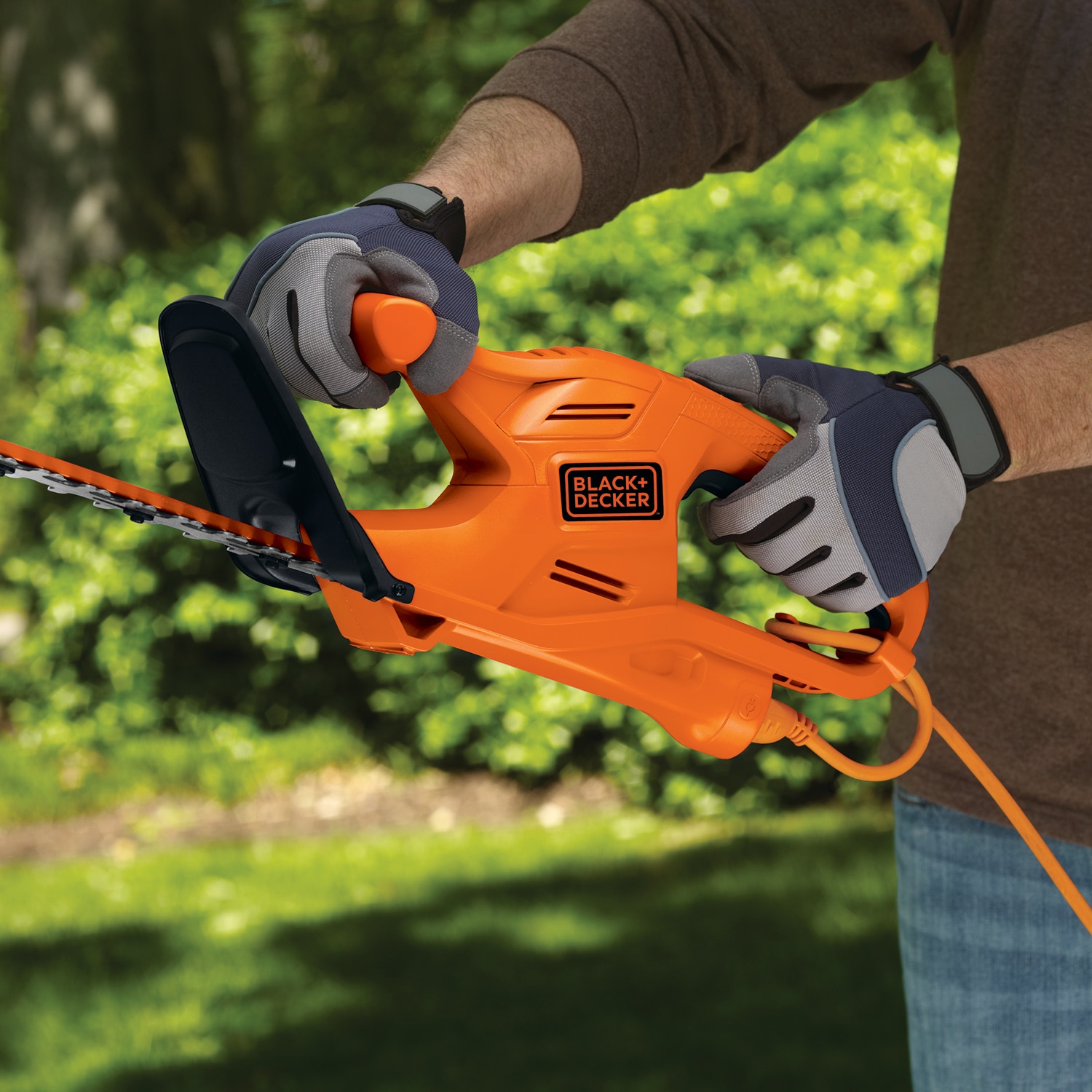 Black & Decker 17 Hedge Trimmer with extension cord works - Lil Dusty  Online Auctions - All Estate Services, LLC