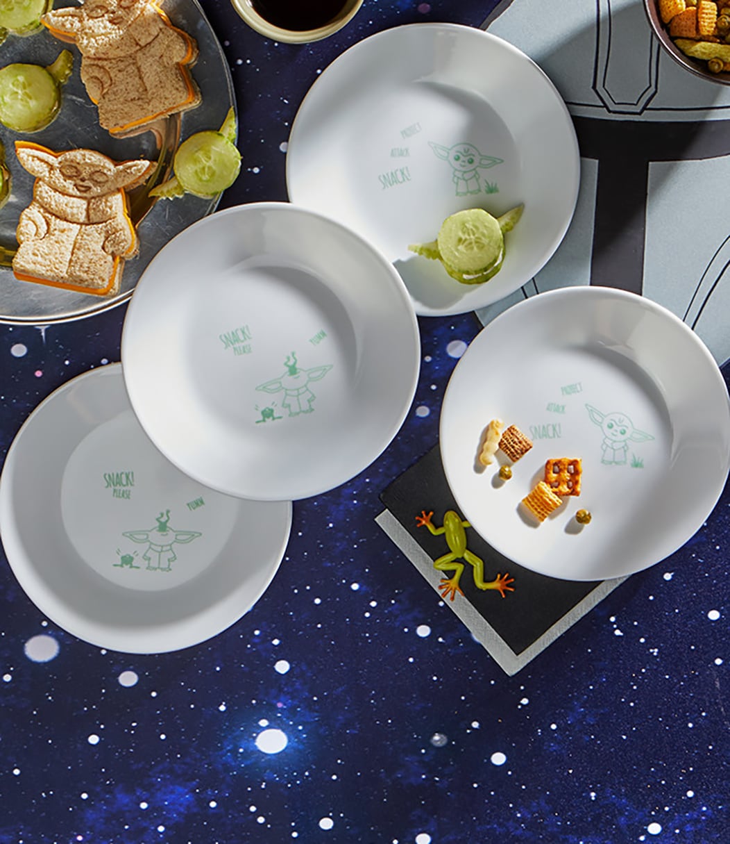 Corelle Star Wars Glass Plate Set - 4 Pack, Chip Resistant, Microwave &  Dishwasher Safe, Lightweight & Stylish