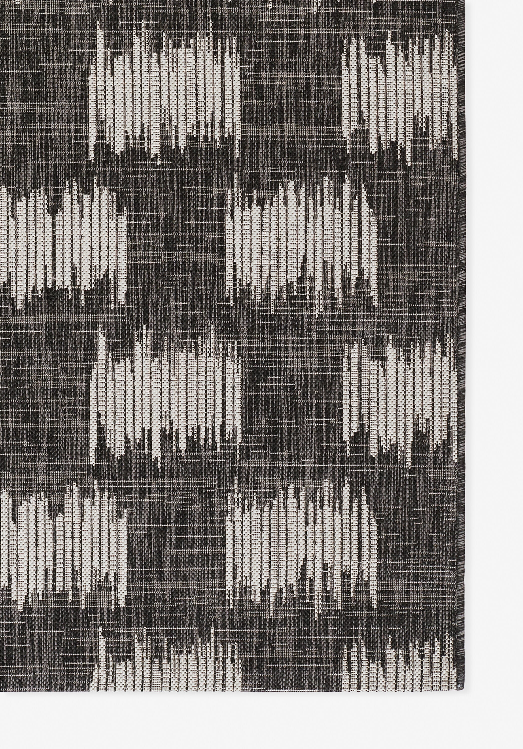 Villa Geometric Charcoal & White Indoor/Outdoor Runner Rug 2'x6'