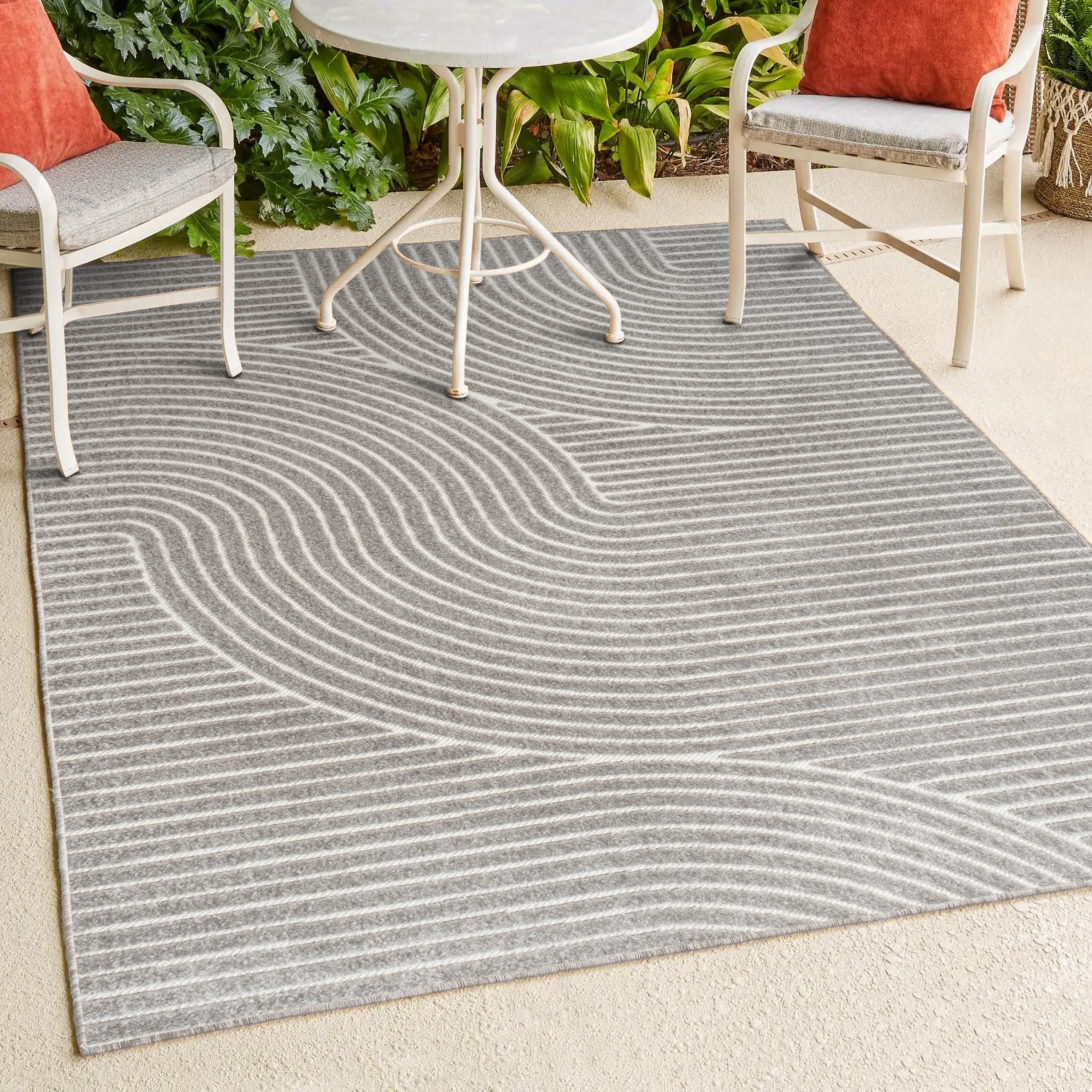 Gray and Ivory Geometric 4' x 6' Synthetic Area Rug