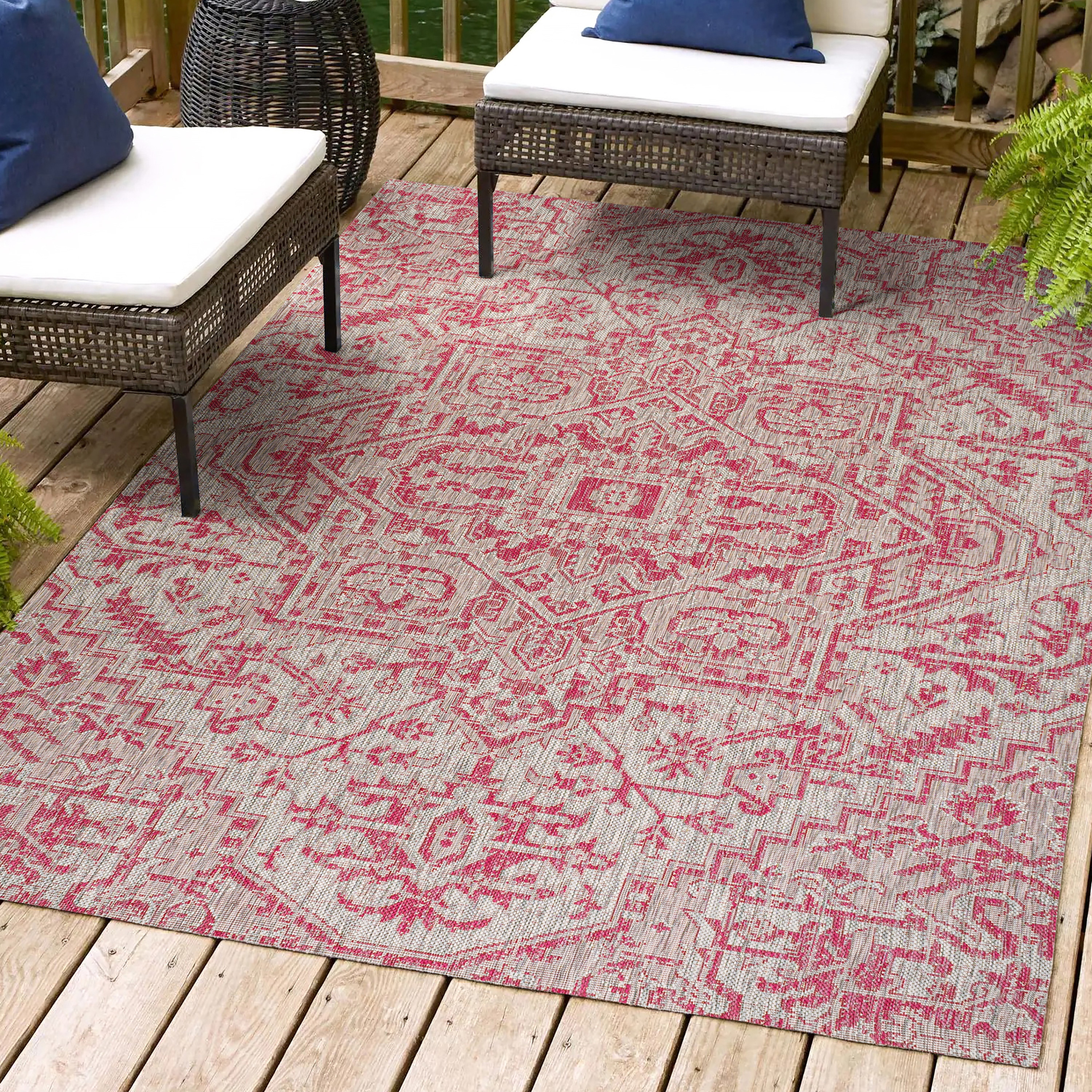 JONATHAN  Y SMB105F-4 Santa Monica Estrella Textured Weave 4 x 6 (ft) Loomed Polypropylene Light Gray/Fuchsia Rectangular Indoor/Outdoor Distressed/Overdyed Coastal Area rug